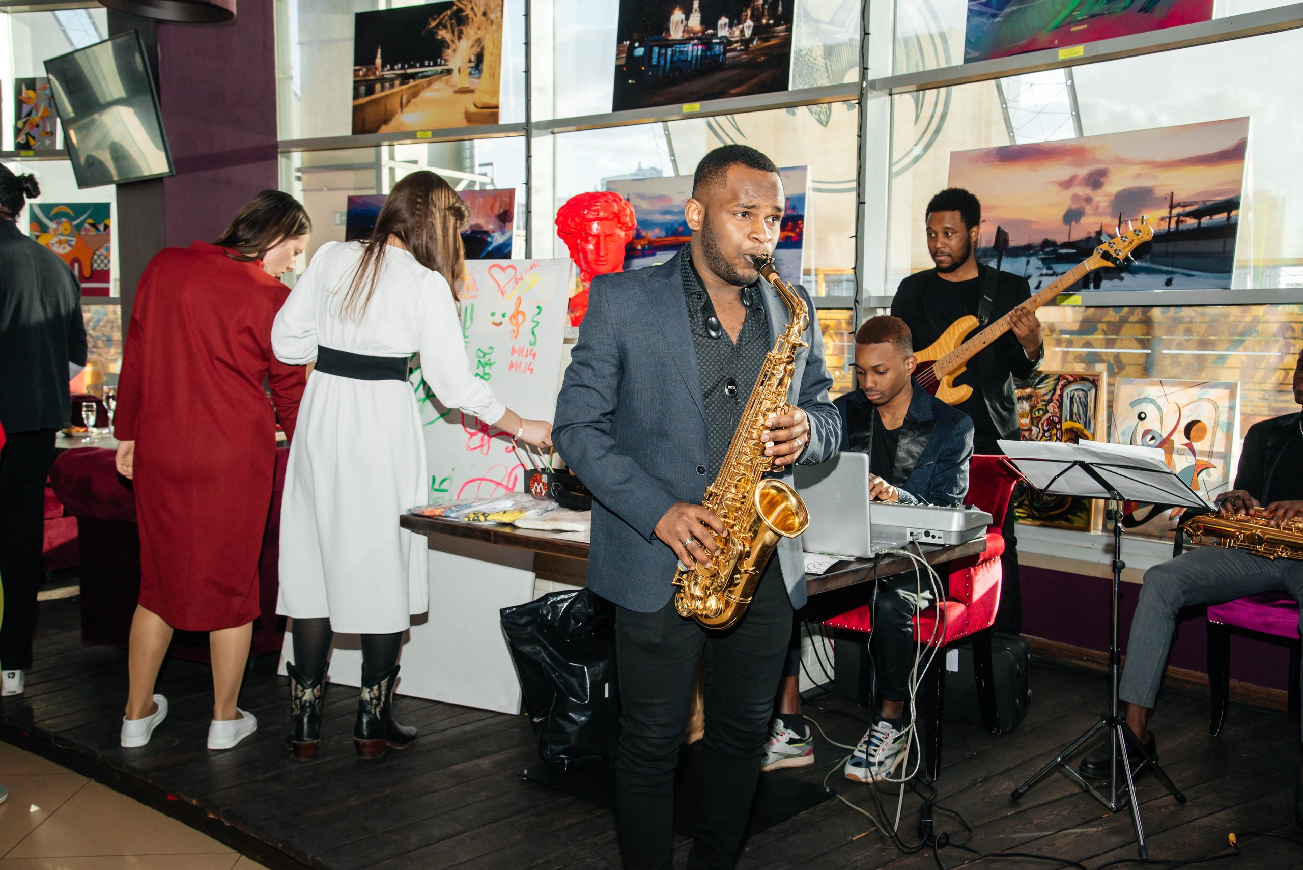 Открытие выставки в Мята Lounge. Свадебный и семейный фотограф в Москве Елена Брюханова