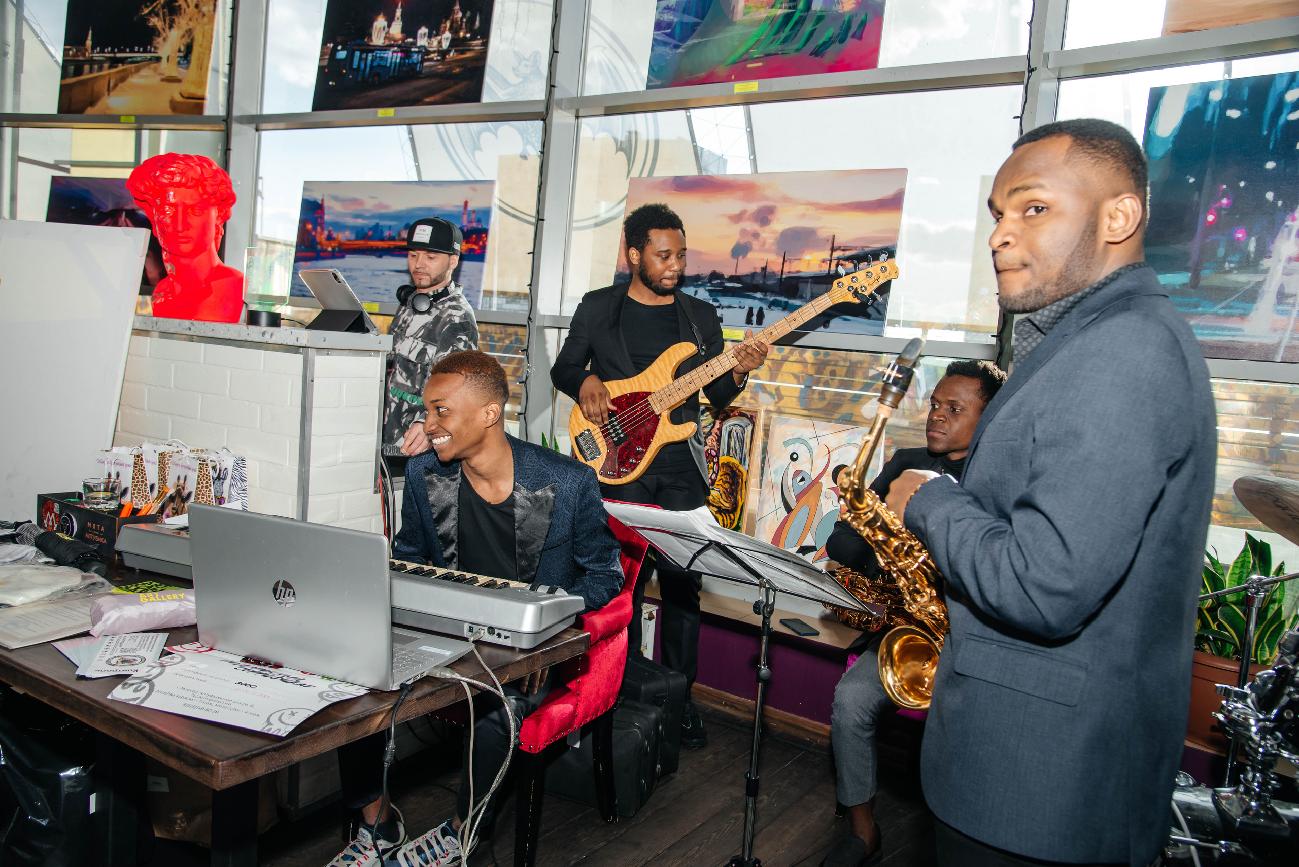 Открытие выставки в Мята Lounge. Свадебный и семейный фотограф в Москве Елена Брюханова