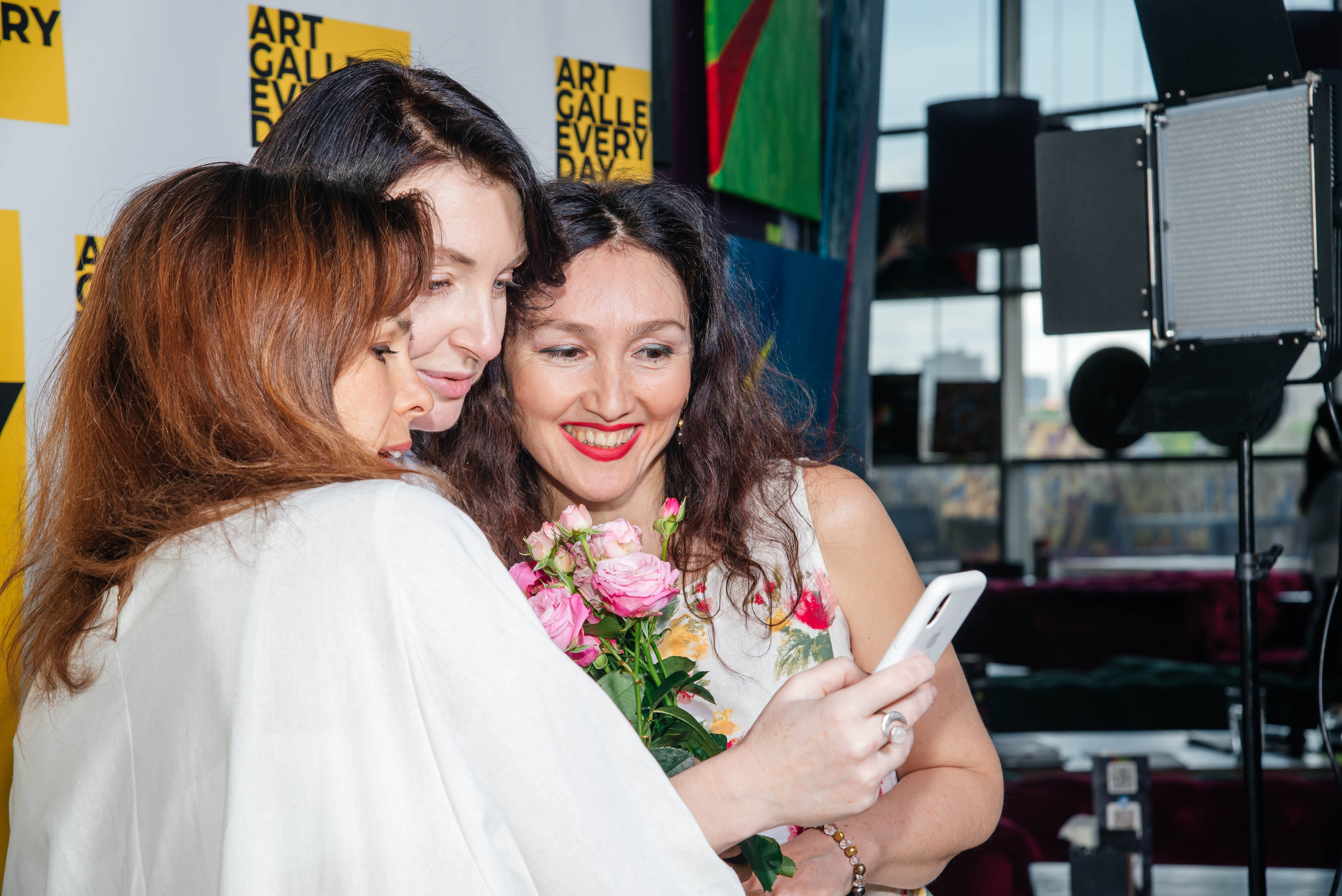 Открытие выставки в Мята Lounge. Свадебный и семейный фотограф в Москве Елена Брюханова