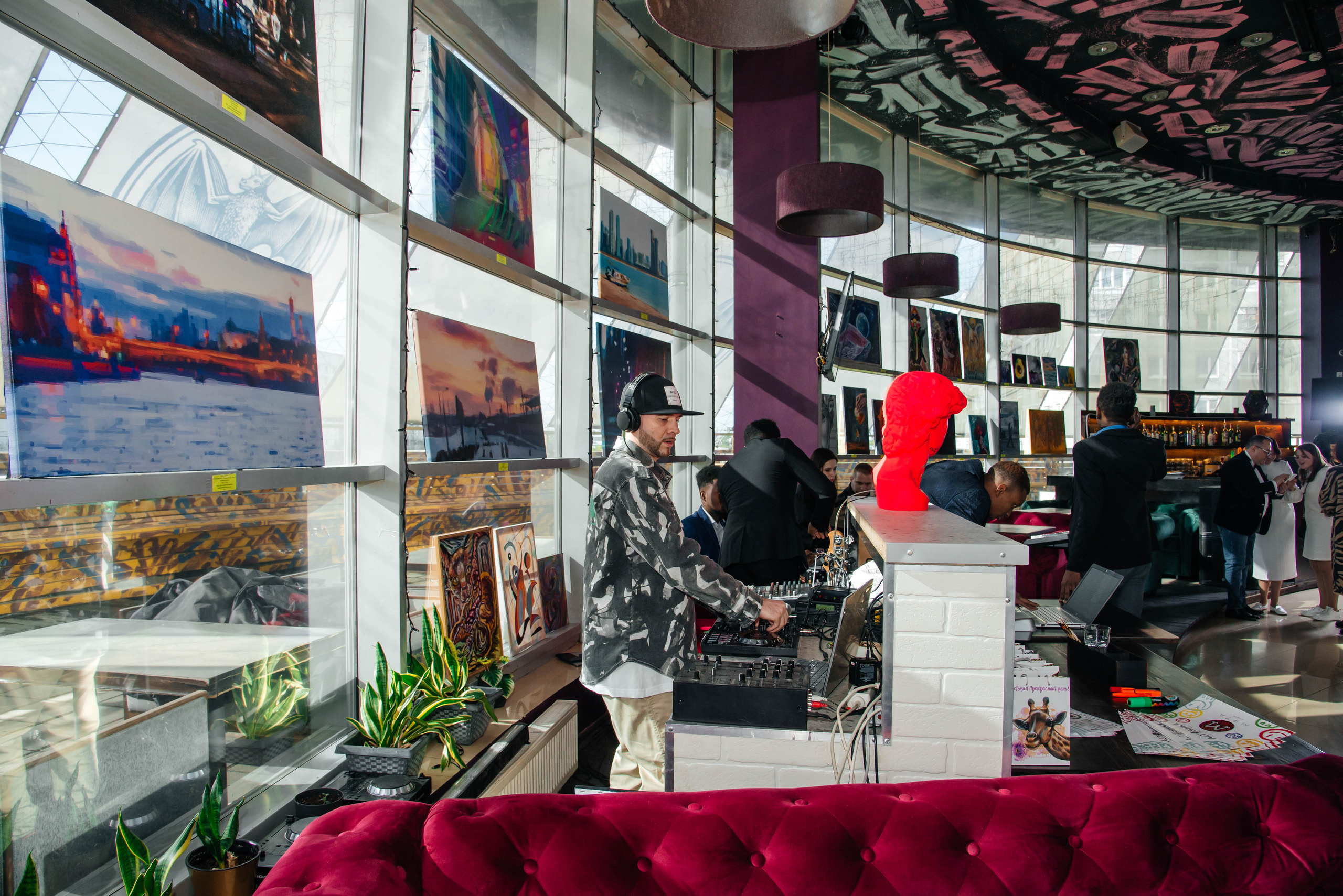 Открытие выставки в Мята Lounge. Свадебный и семейный фотограф в Москве Елена Брюханова