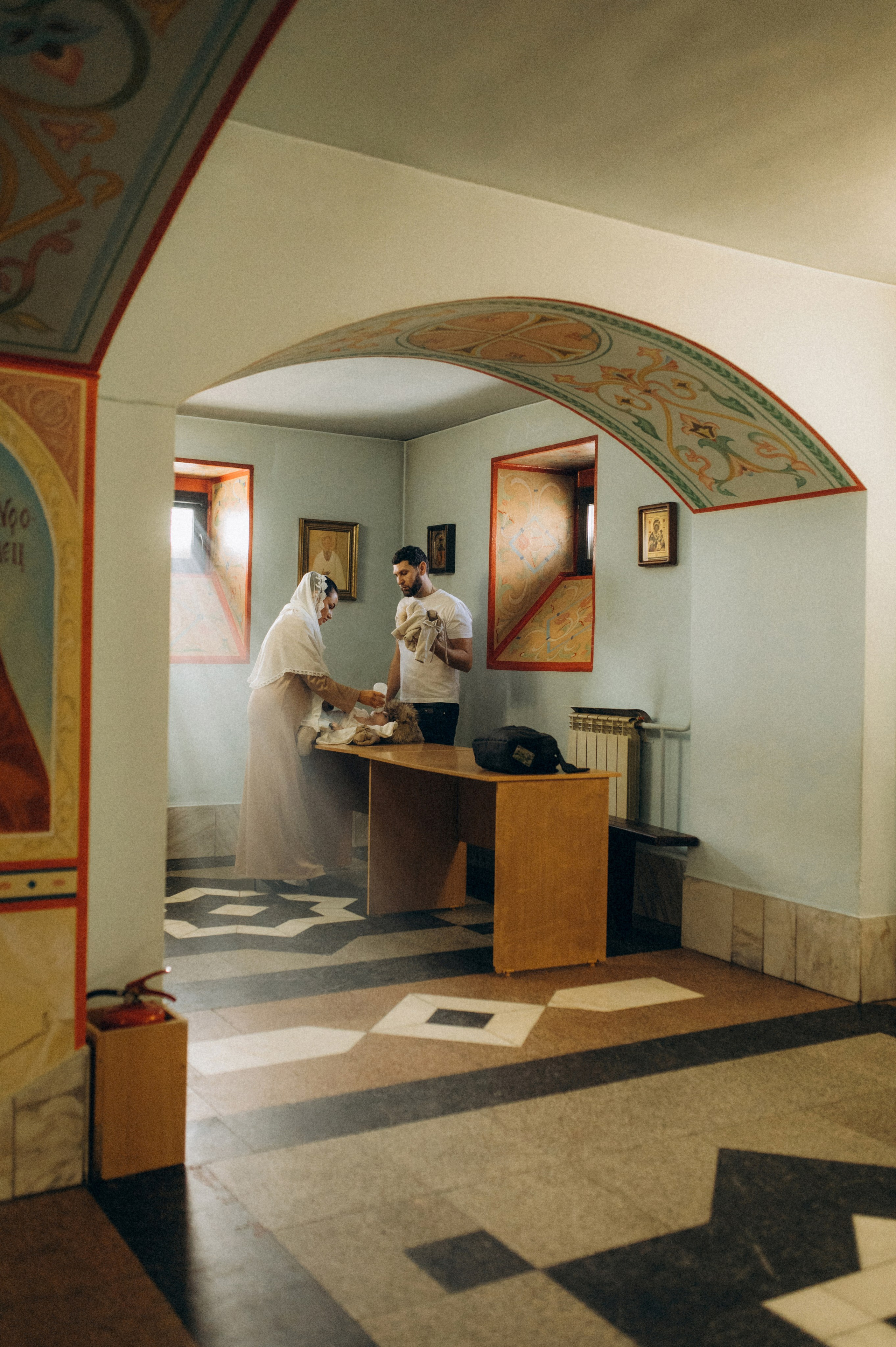 Съемка таинства крещения. Семейный фотограф в Новосибирске Женя Индрикова