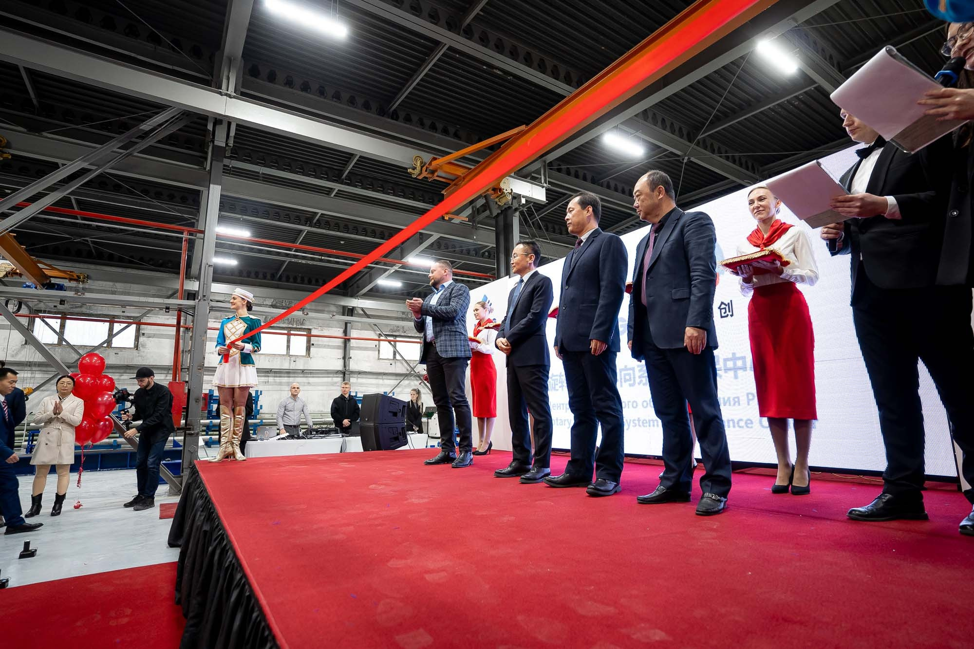 Открытие сервисного центра HILONG. Сергей Кошкин. Репортажная и ивент-фотография в Сургуте