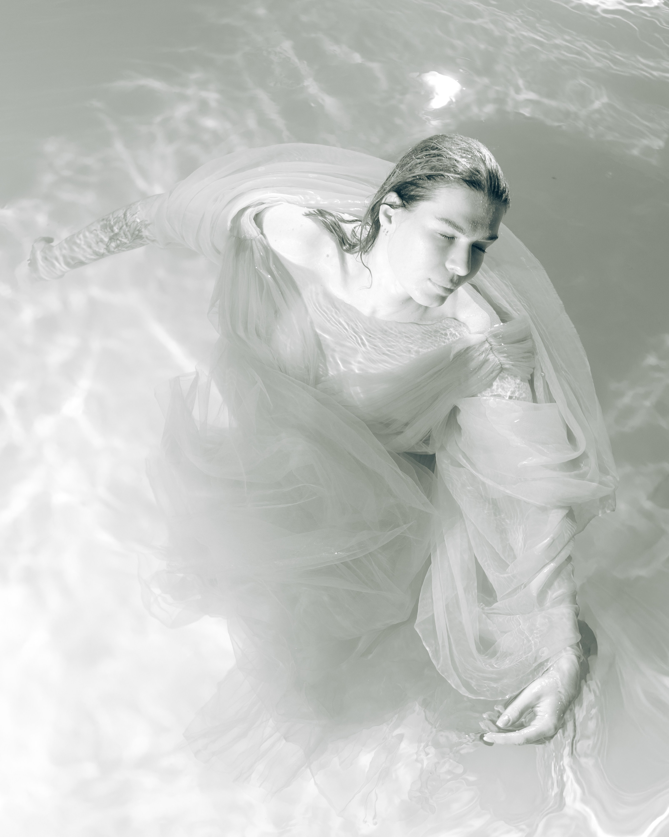 Женская съёмка с водой. Фотоведьма Дарья Нечинская