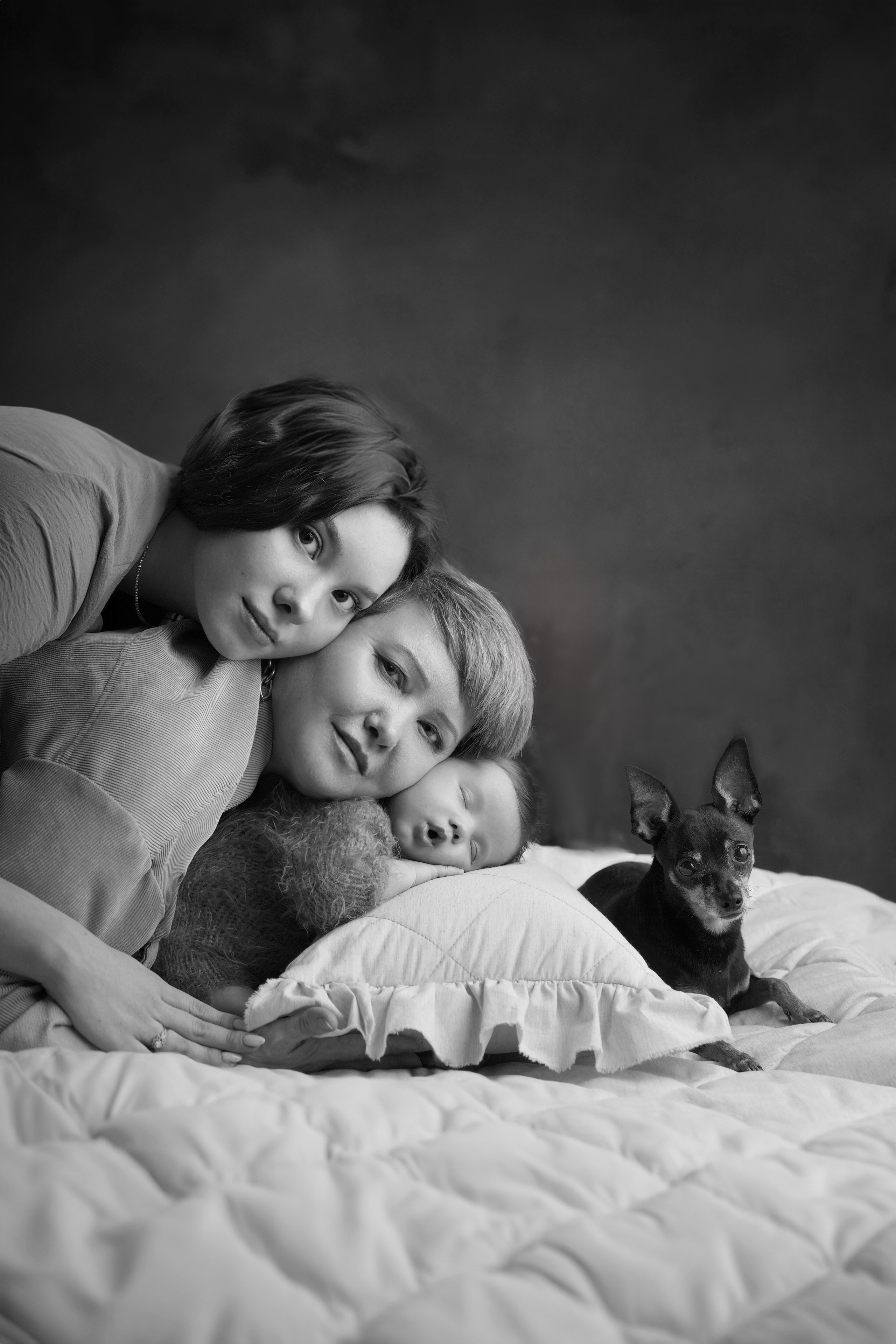 Фотосессия новорожденного с собакой. Фотограф новорожденных беременных в Тюмени Ткачук Татьяна