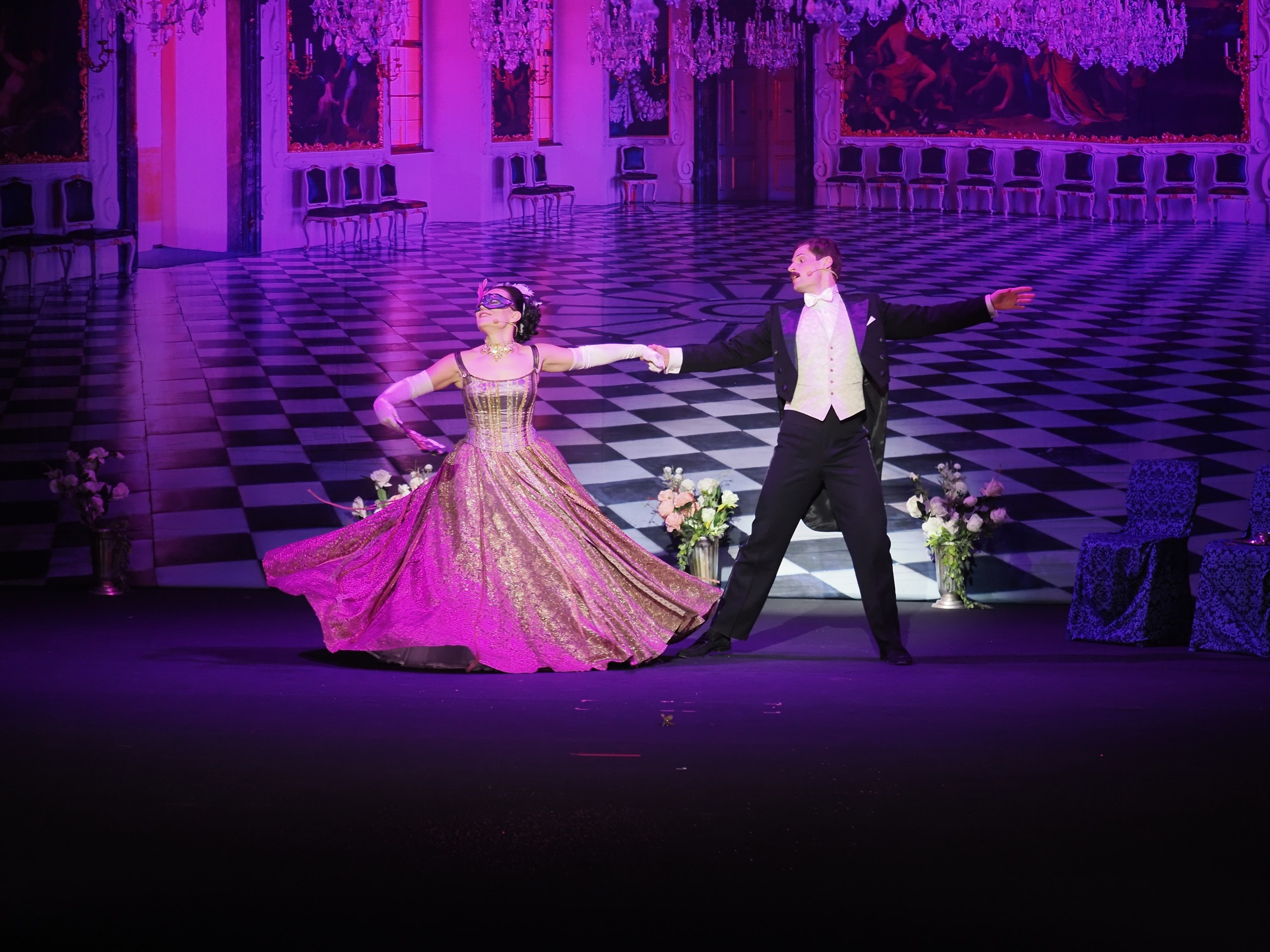 «БУФФ-ПАРАДИЗ» Летучая мышь (в Нск). Портретный и спортивный фотограф в Новосибирске и Твери Кононов Алексей