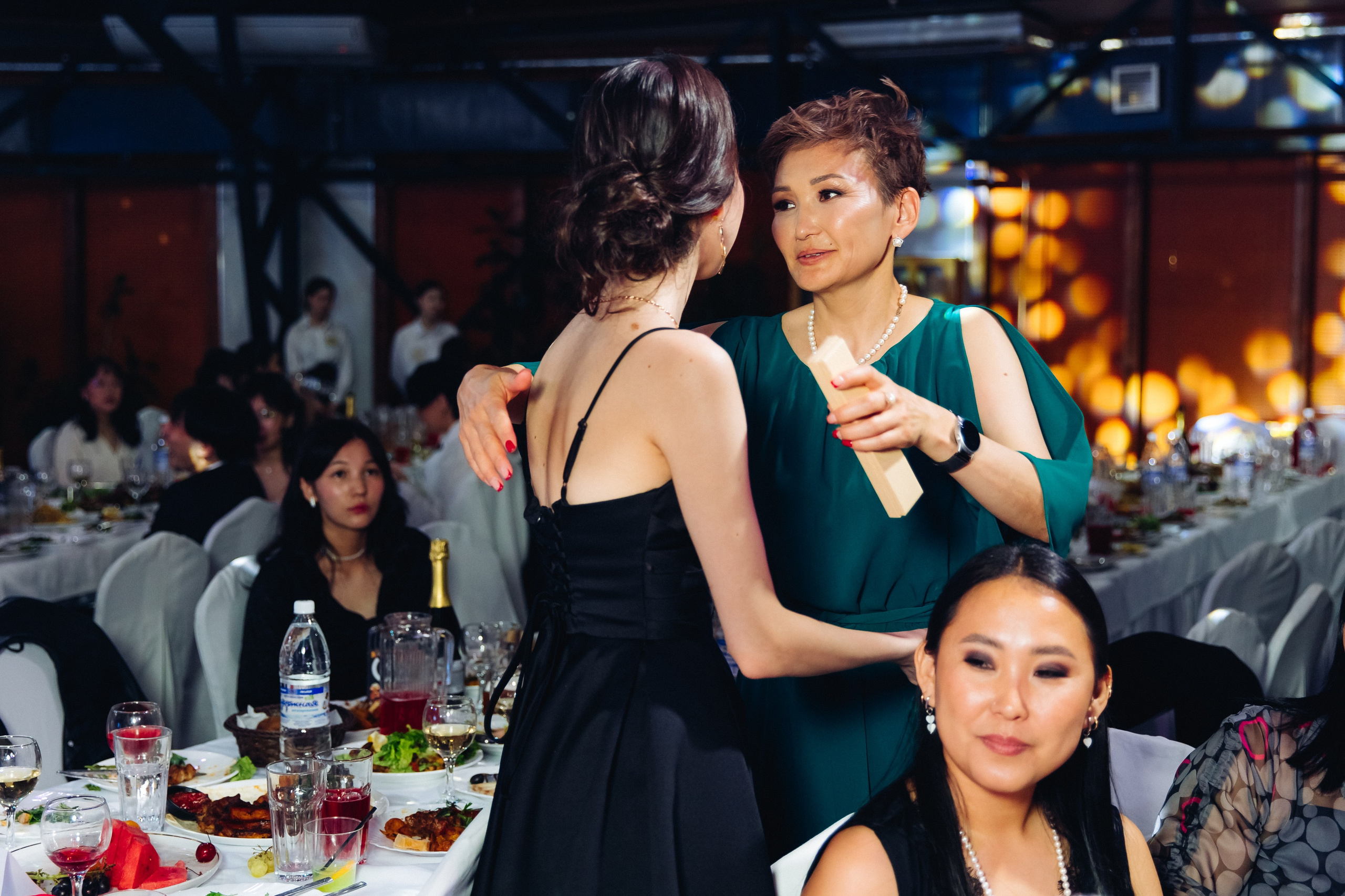 Выпускной вечер. 49 школа. Баран на корове. Свадебный и семейный фотограф в Улан-Удэ