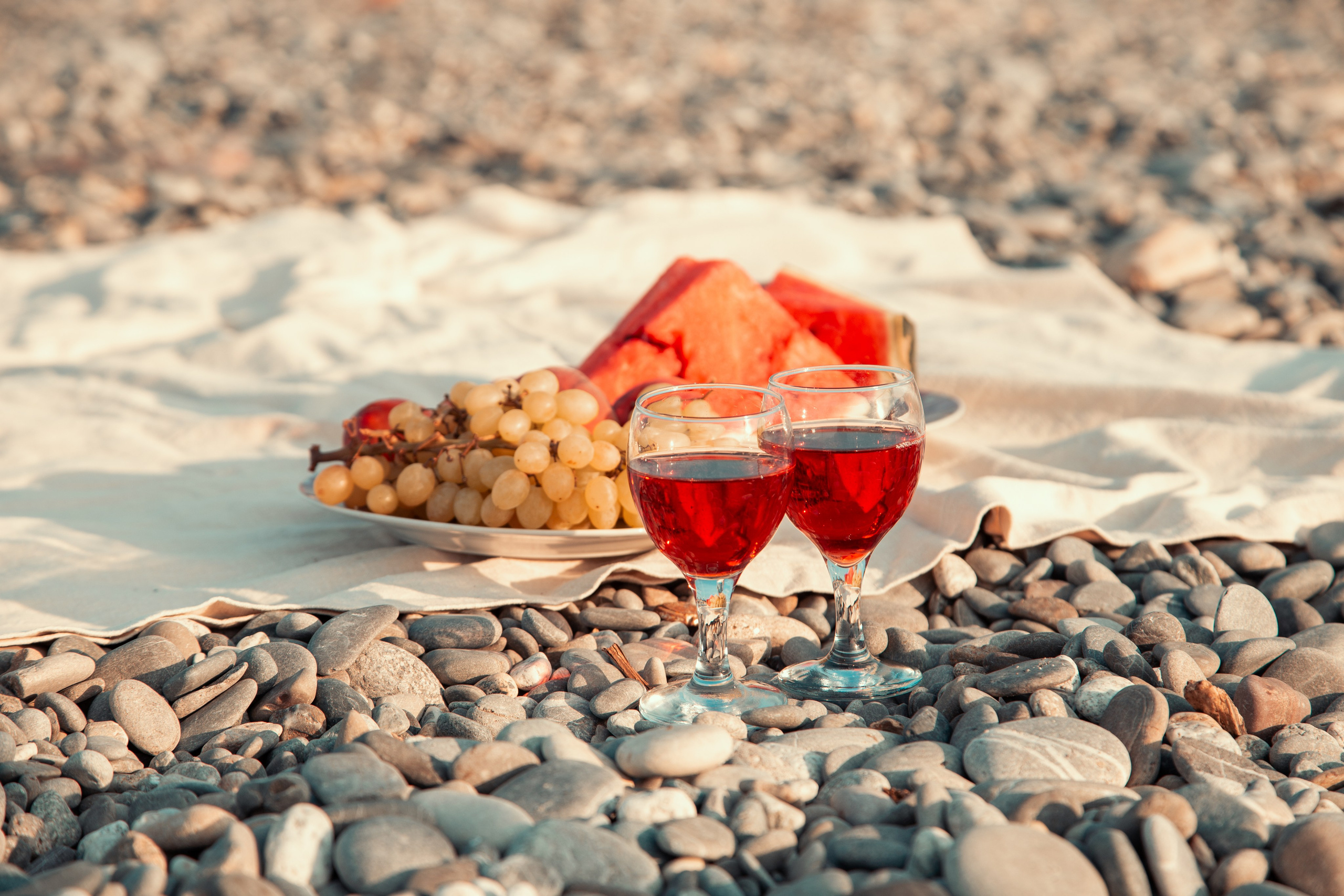 Завтрак у моря в Лоо на пляже «Горный Воздух». Семейный фотограф в Сочи, Лоо, Дагомысе, Вардане Кучумова Олеся
