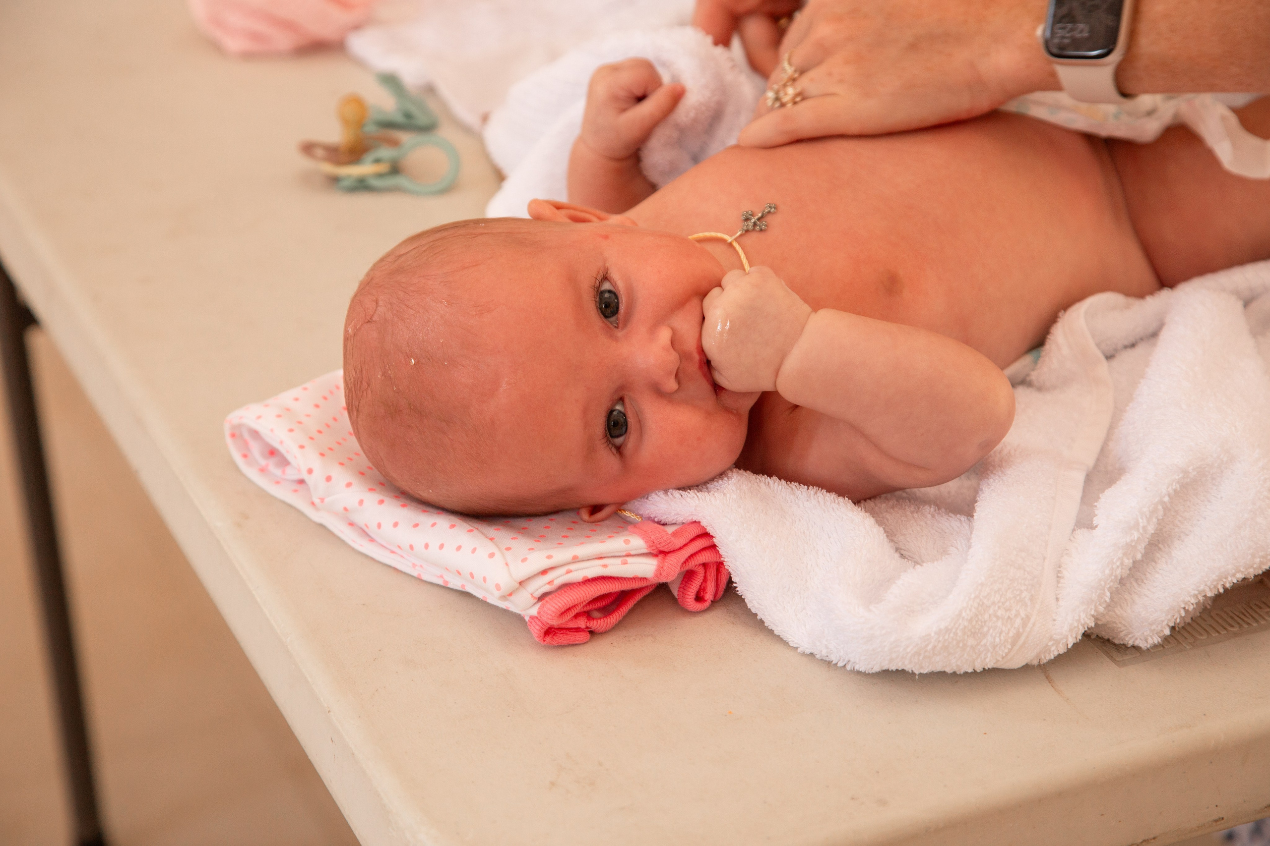 Крещение в храме апостола Симона Кананита в поселке Лоо. Семейный фотограф в Сочи, Лоо, Дагомысе, Вардане Кучумова Олеся