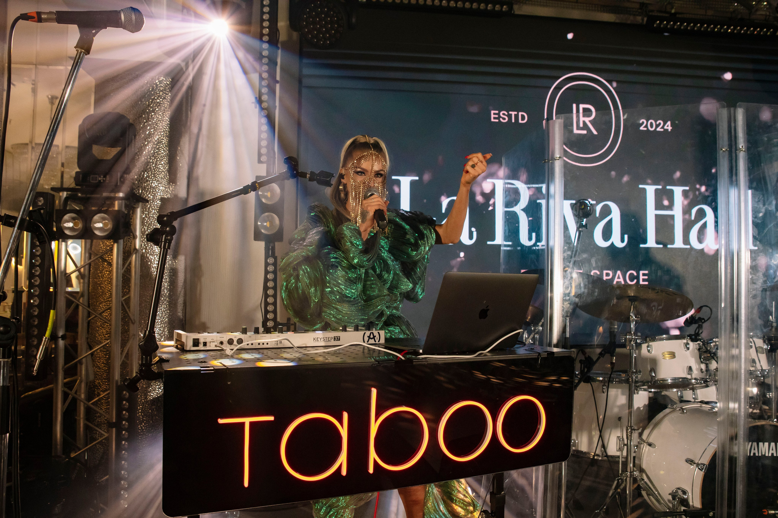 Свидание с La Riva Hall event space. Фотограф в Москве Яна Полосина