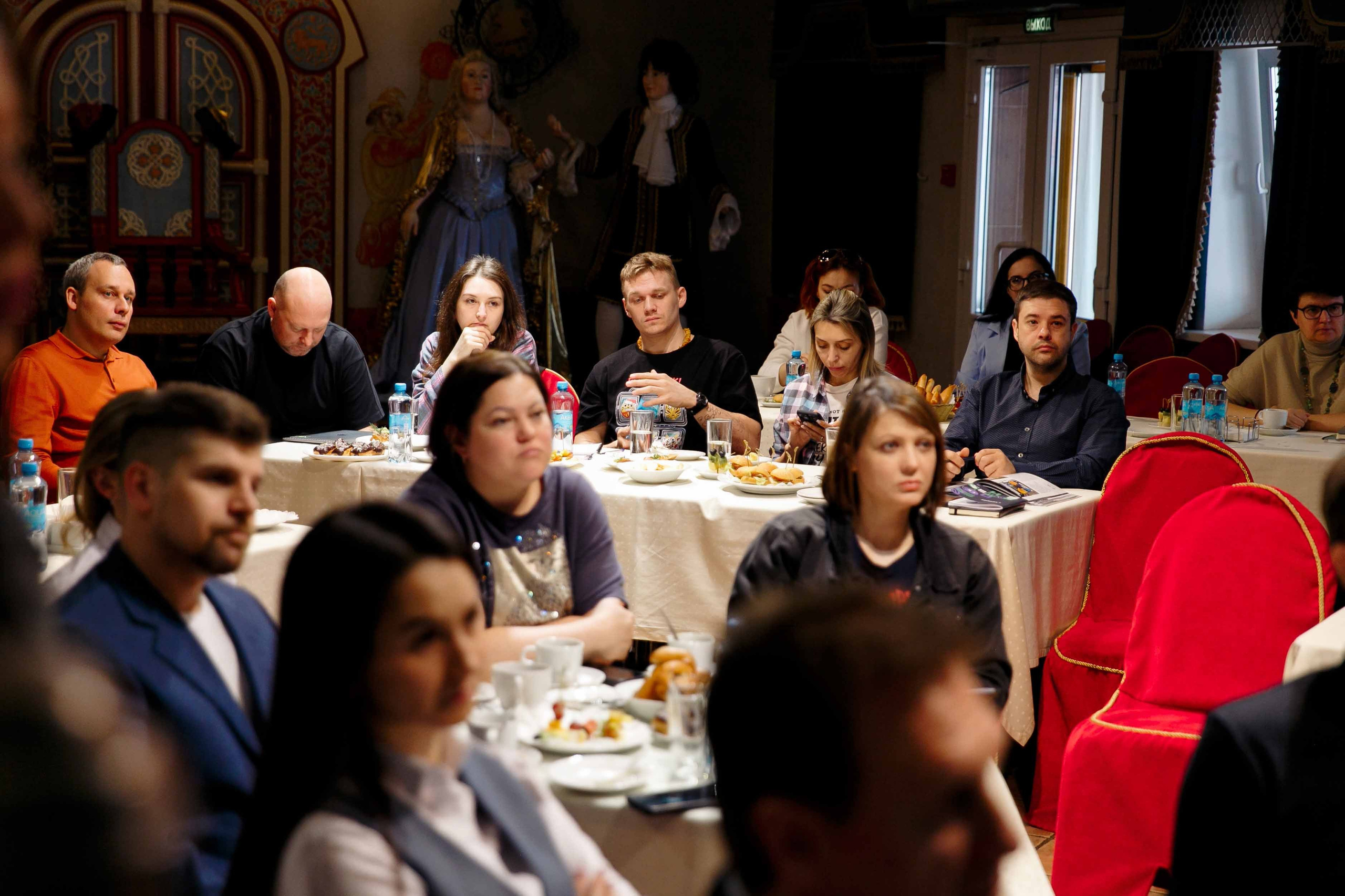 Бизнес Завтрак в ИВ. Ваш репортажный фотограф Артемий Антонов