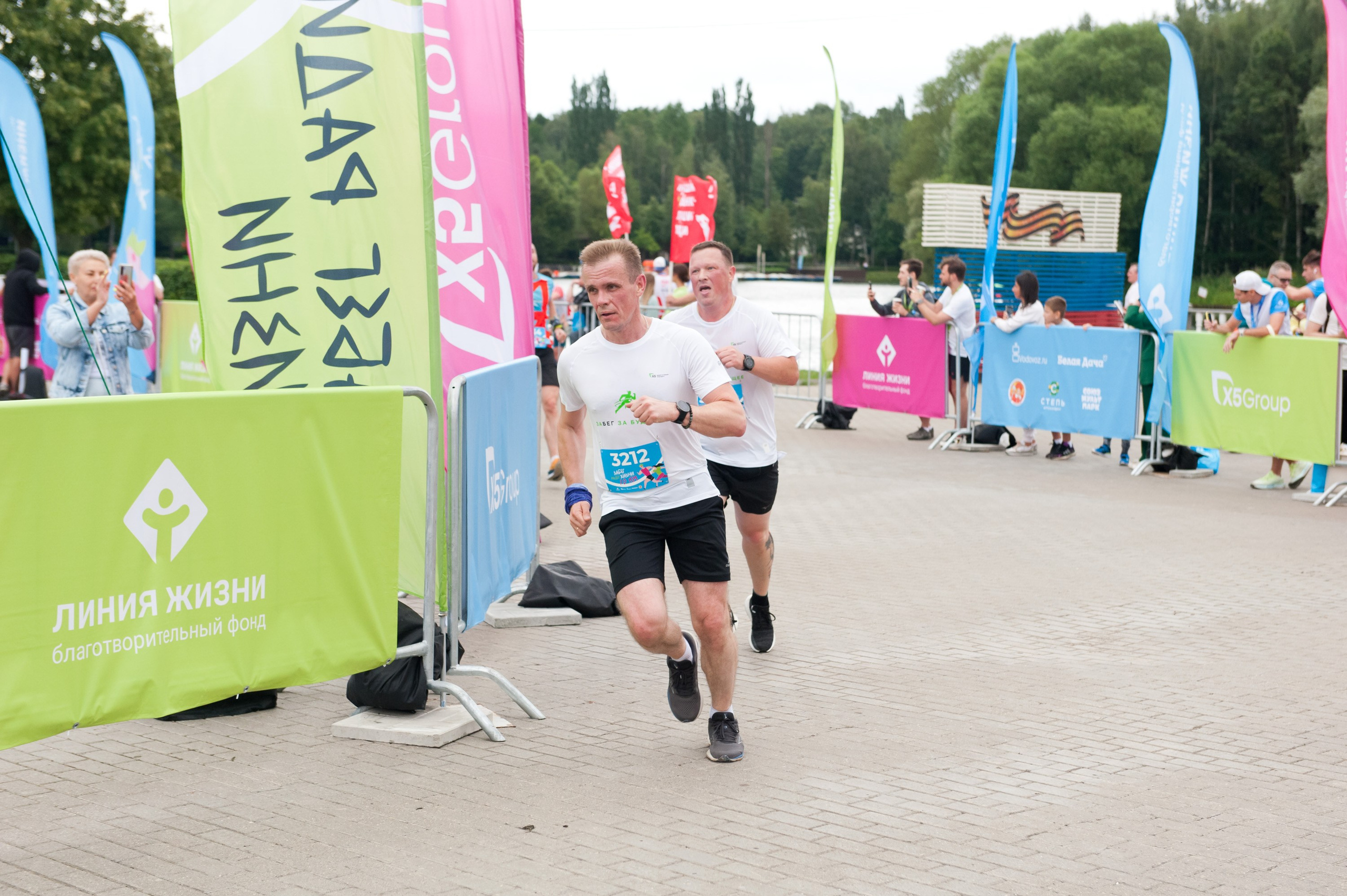 Корпоративное. Забег X5 Retail Group. Репортажный фотограф и видеограф Слава Думчев. Тимбилдинги, отчетники, корпоративы