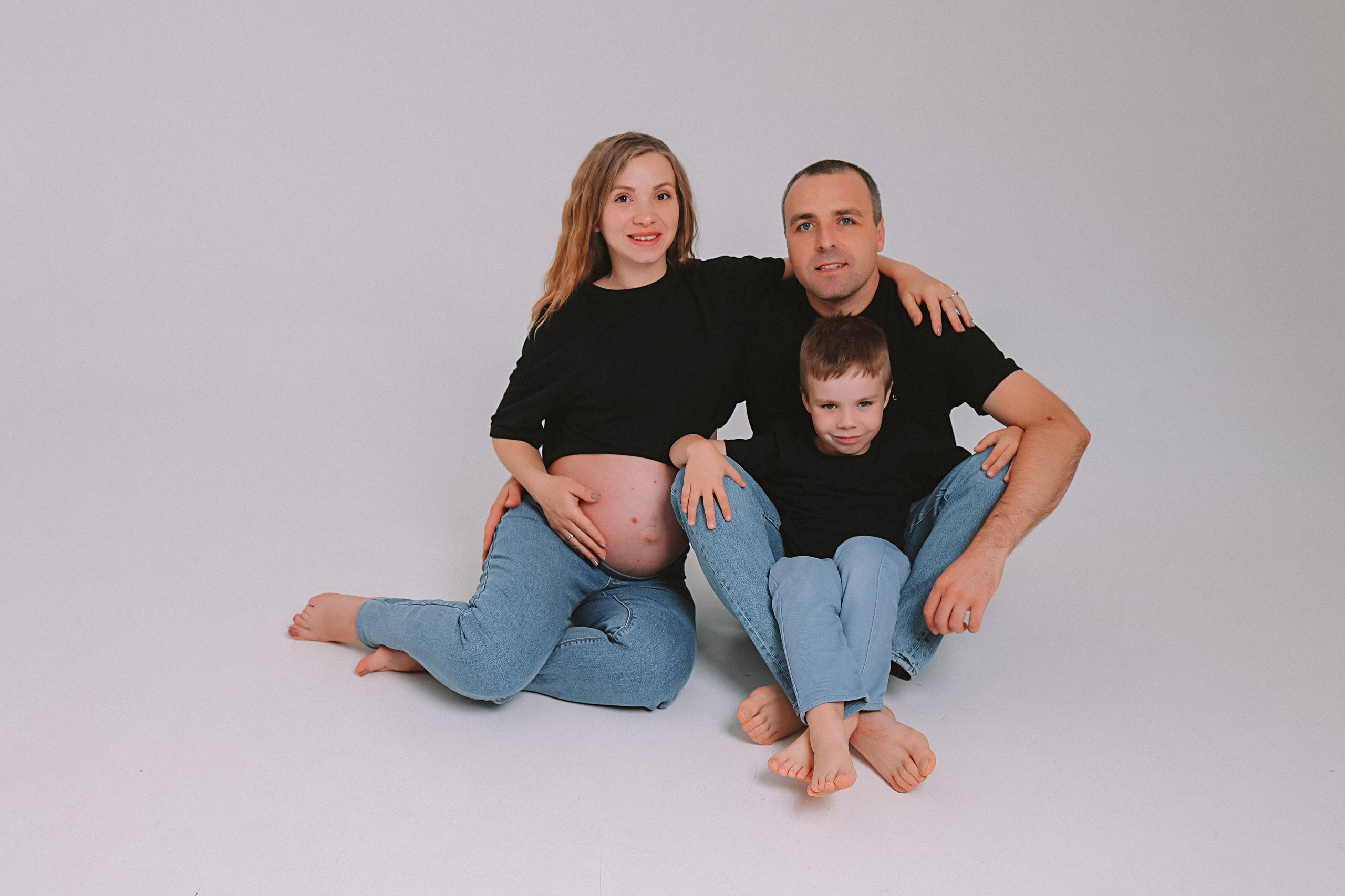 Фататум циклорама и зал. Семейный фотограф Тюмень, фотограф на роды Салмина Мария