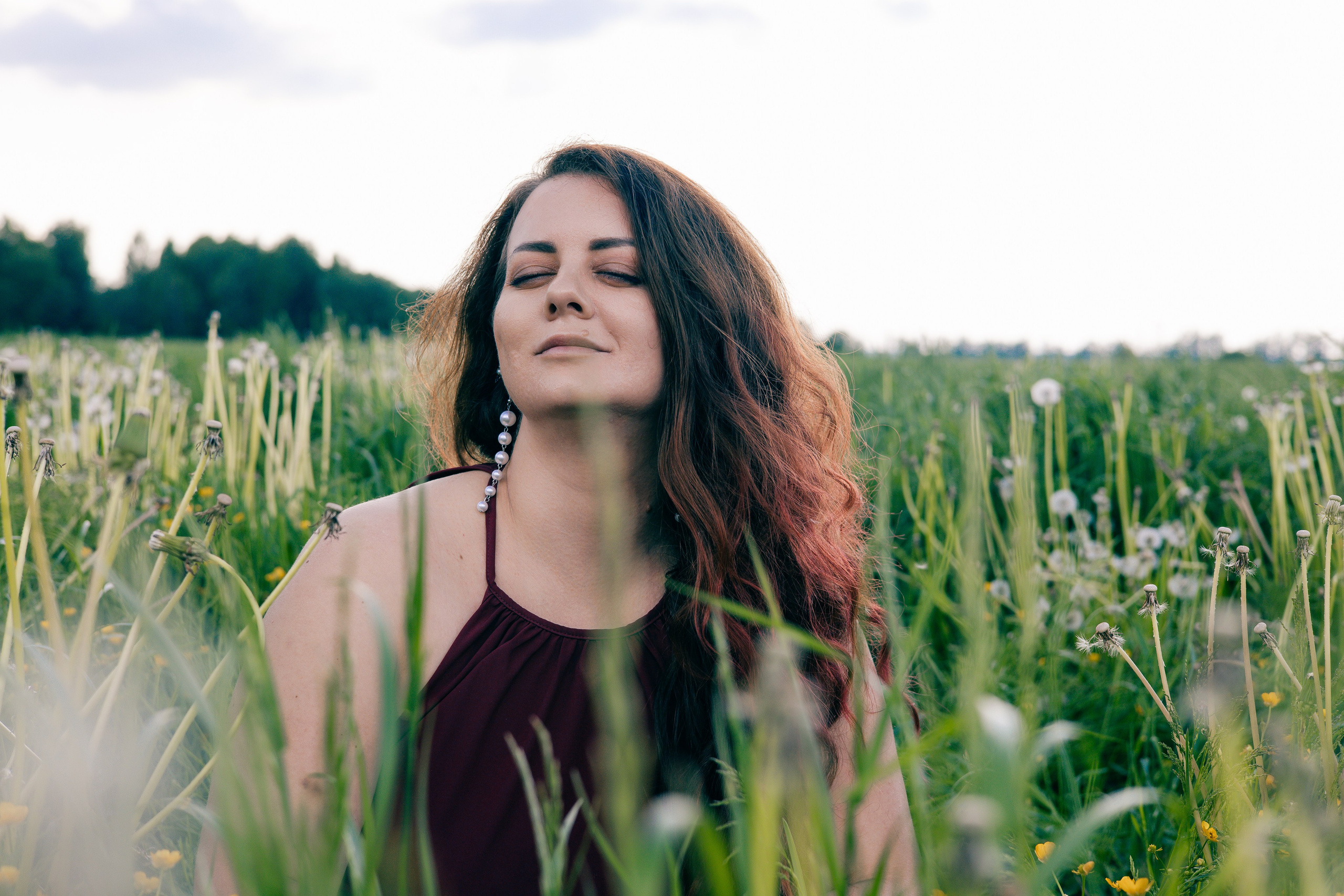 Аня в поле. Репортажный фотограф Алёна Кантемирова