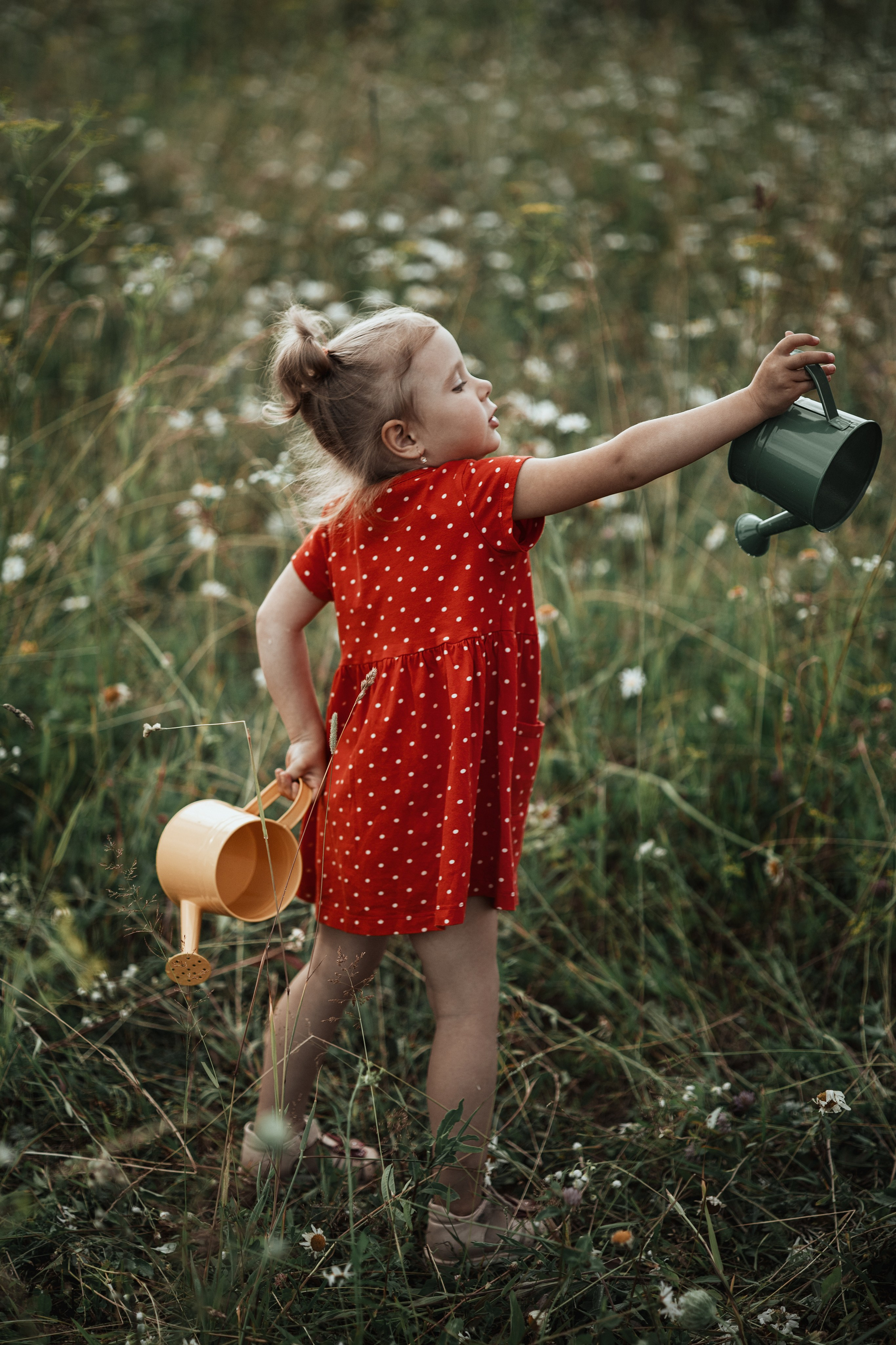 Мама и дочка в ромашковом поле. Фотограф в Москве Мухина Ирина