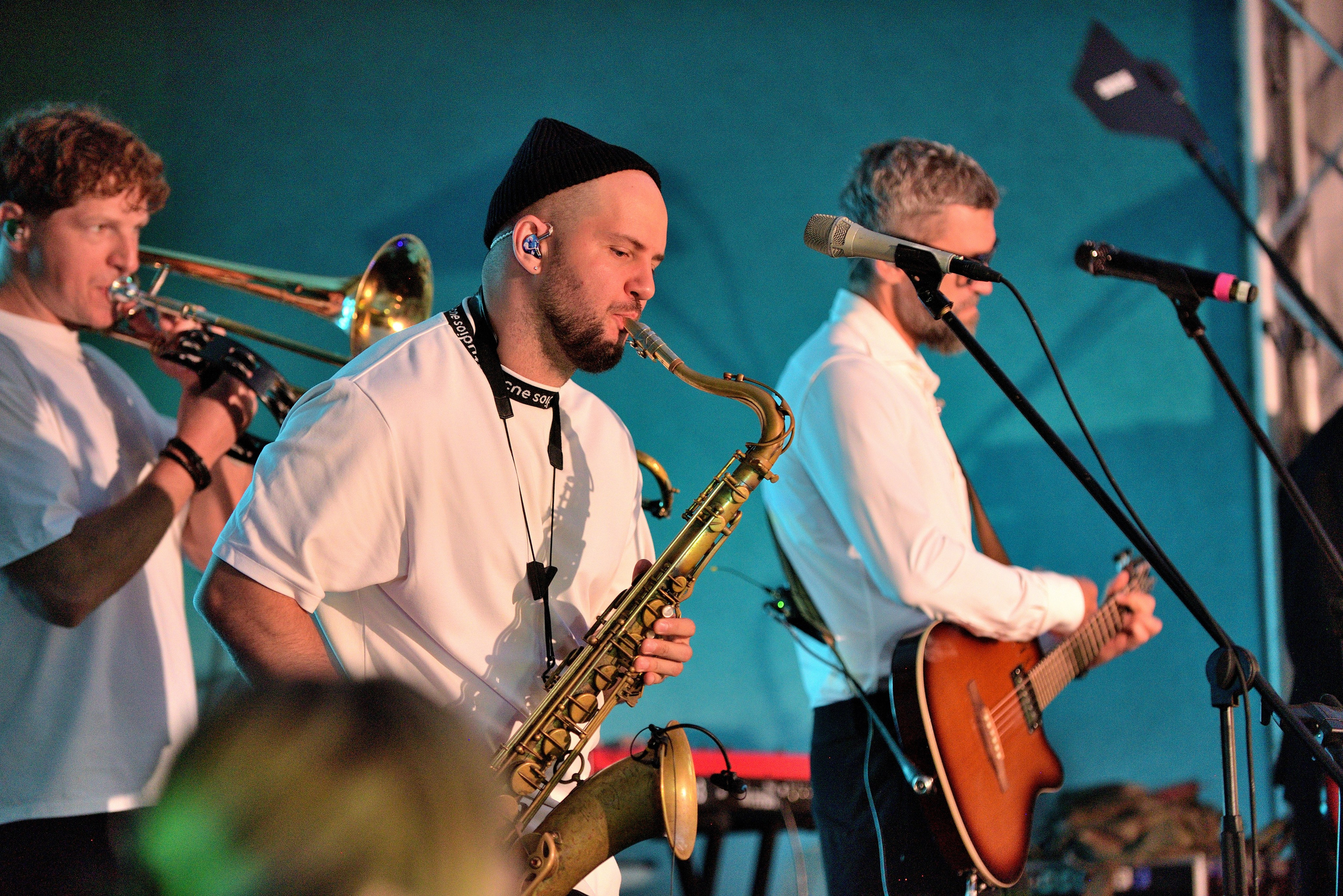 "Какие команды позвать выступать на летние мероприятия"?