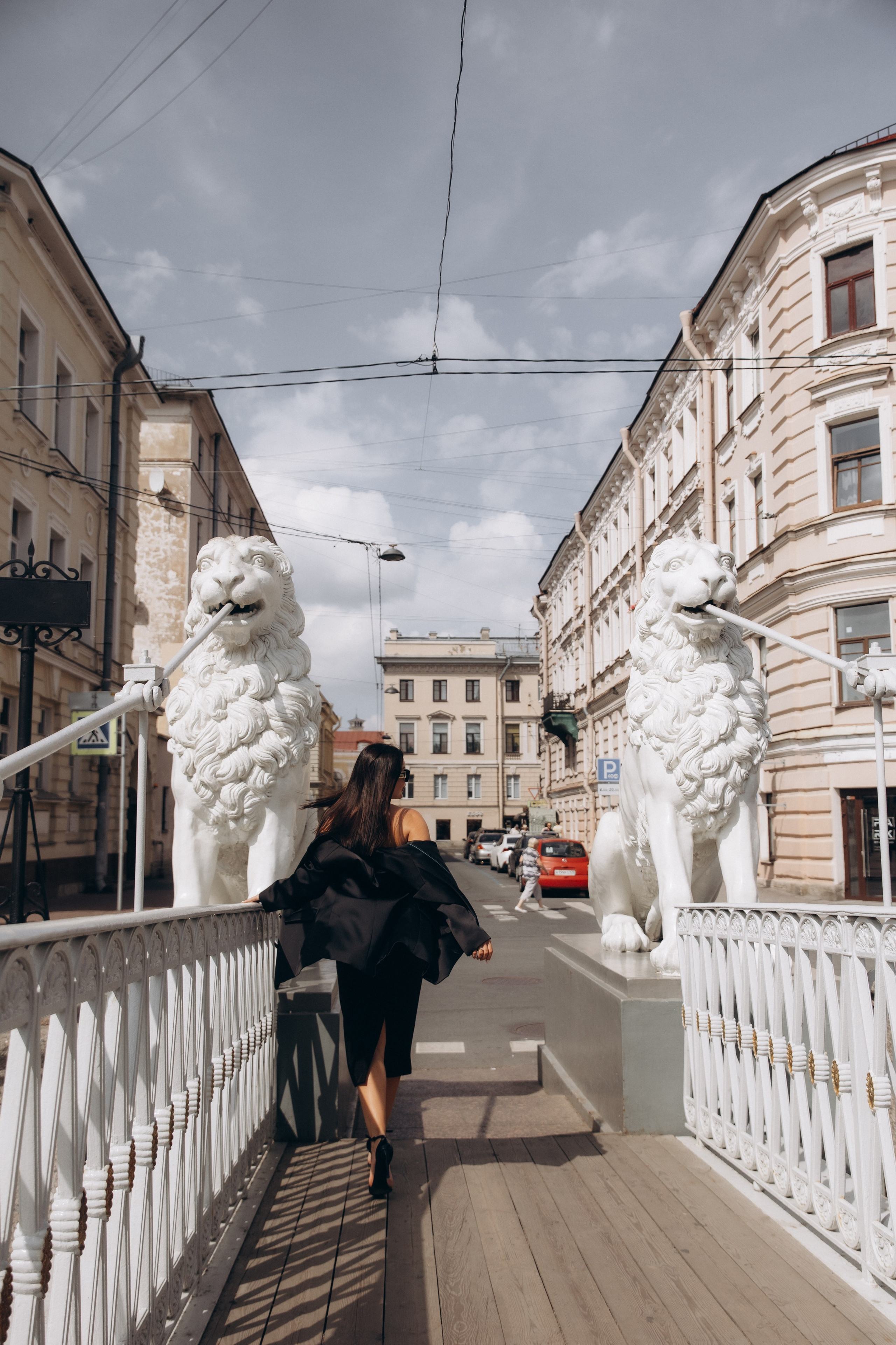Ольга, прогулка по Фонтанке и фотосессия в парадной Ромашка. Фотограф в Санкт-Петербурге Разиля Идиятуллина