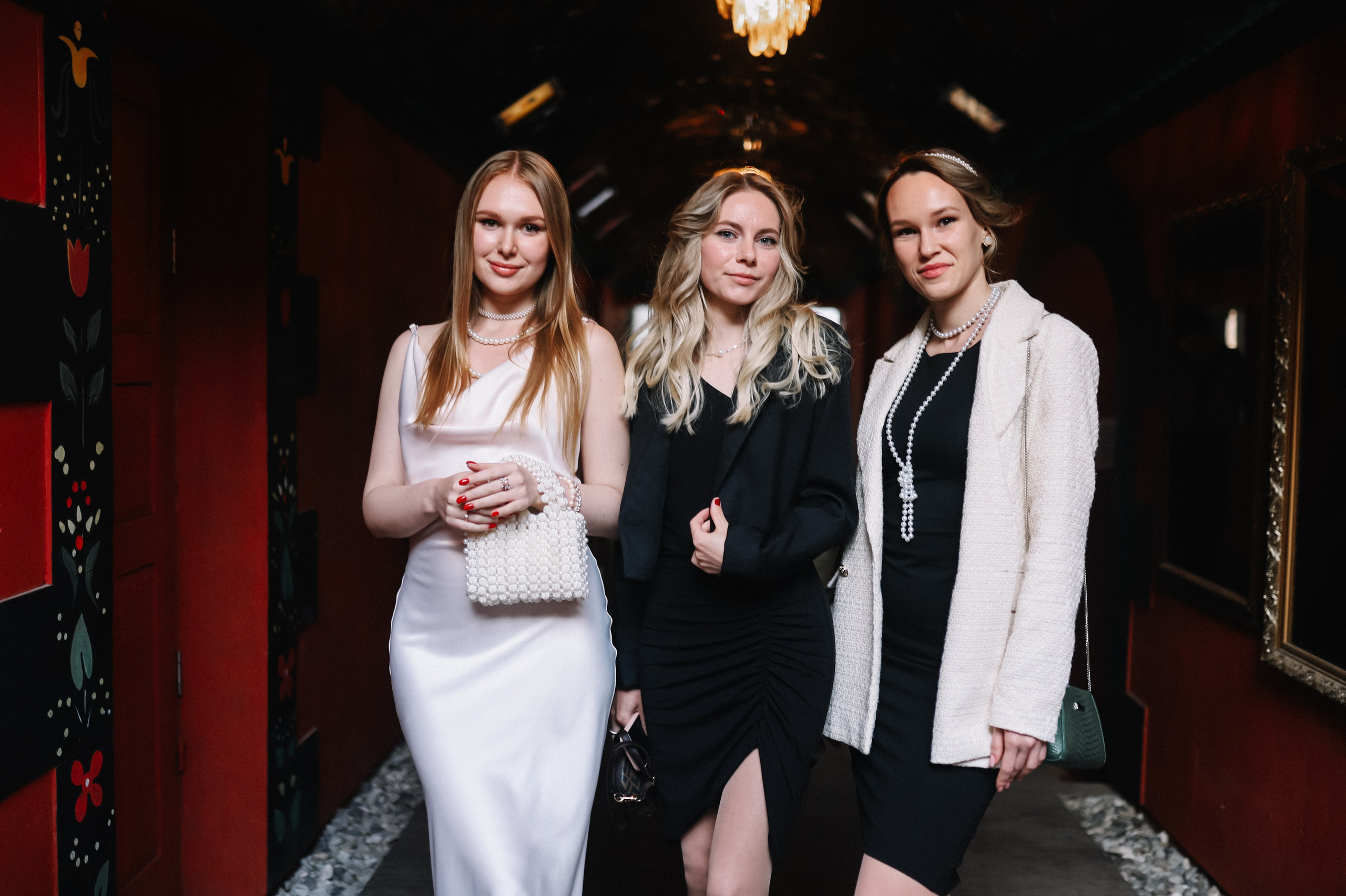 25.Диана и гости