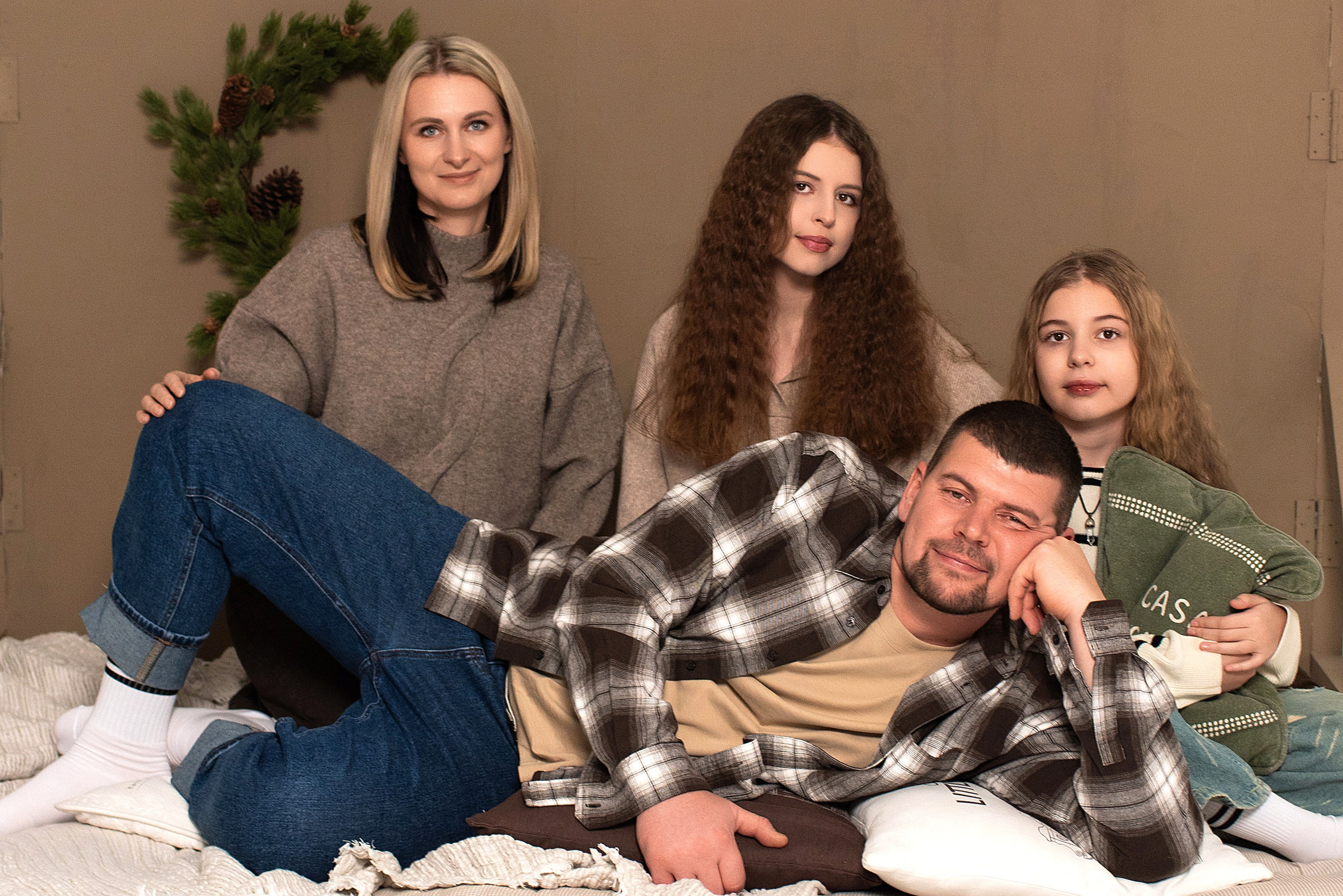 Сергей с семьей. Марта Корженко — фотограф, контент фотограф, визуализатор бренда
