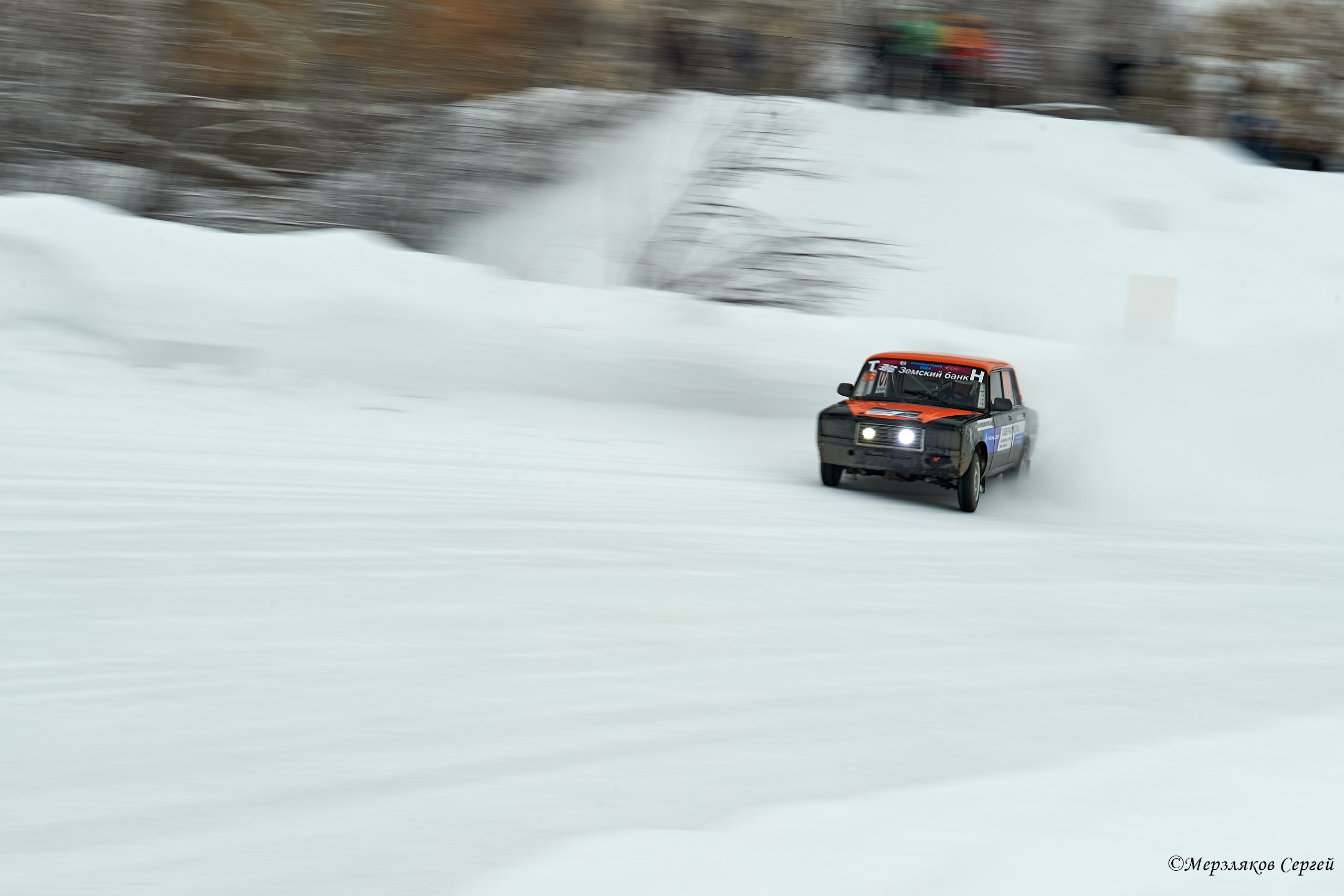 Трековые автогонки на льду Чемпионат России. Спортивный репортажный фотограф в Ижевске Сергей Мерзляков