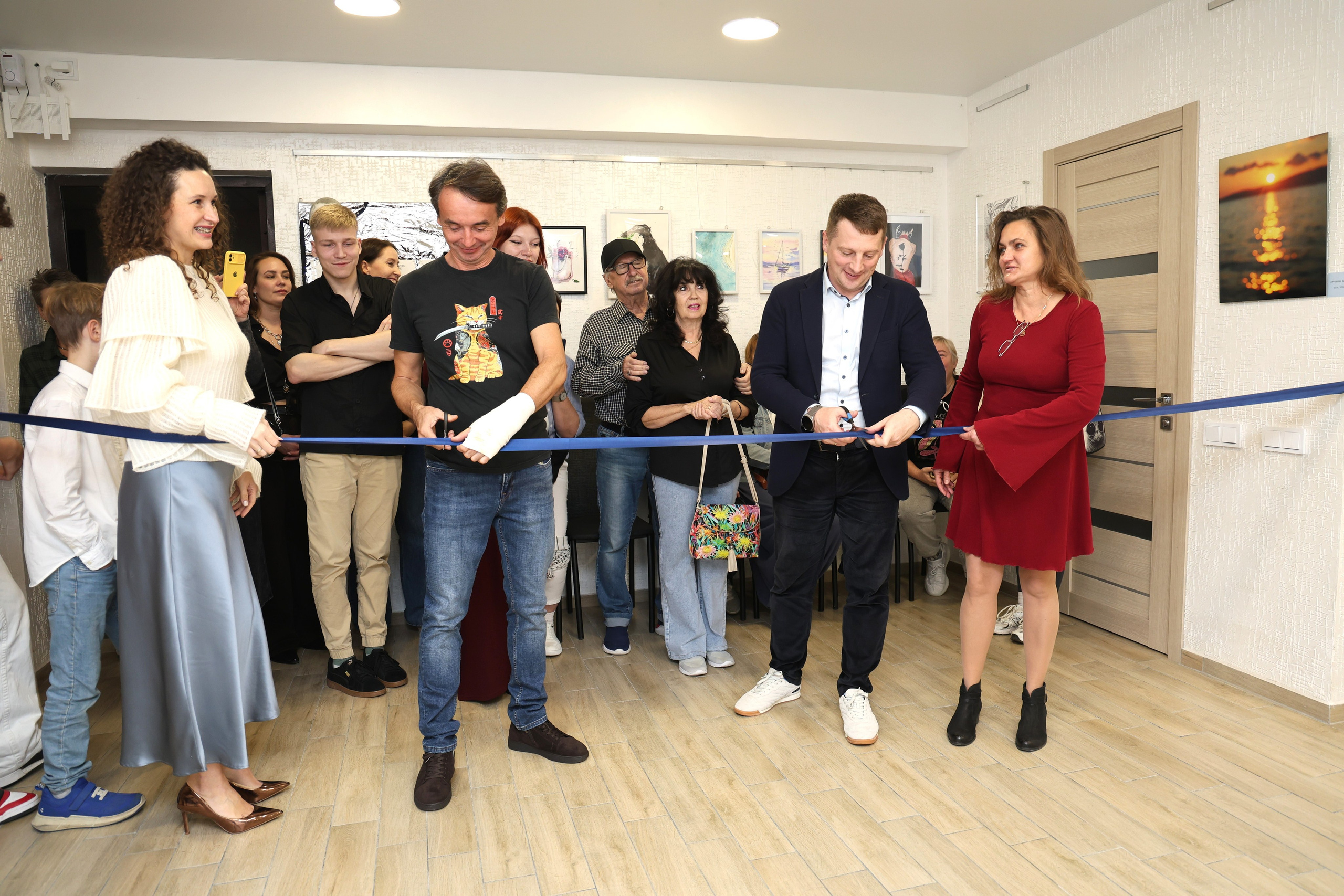 Открытие выставки в АРТ-пространстве Ники Сухаревой «Чёрное море». Фотограф в Геленджике Нина Небесная