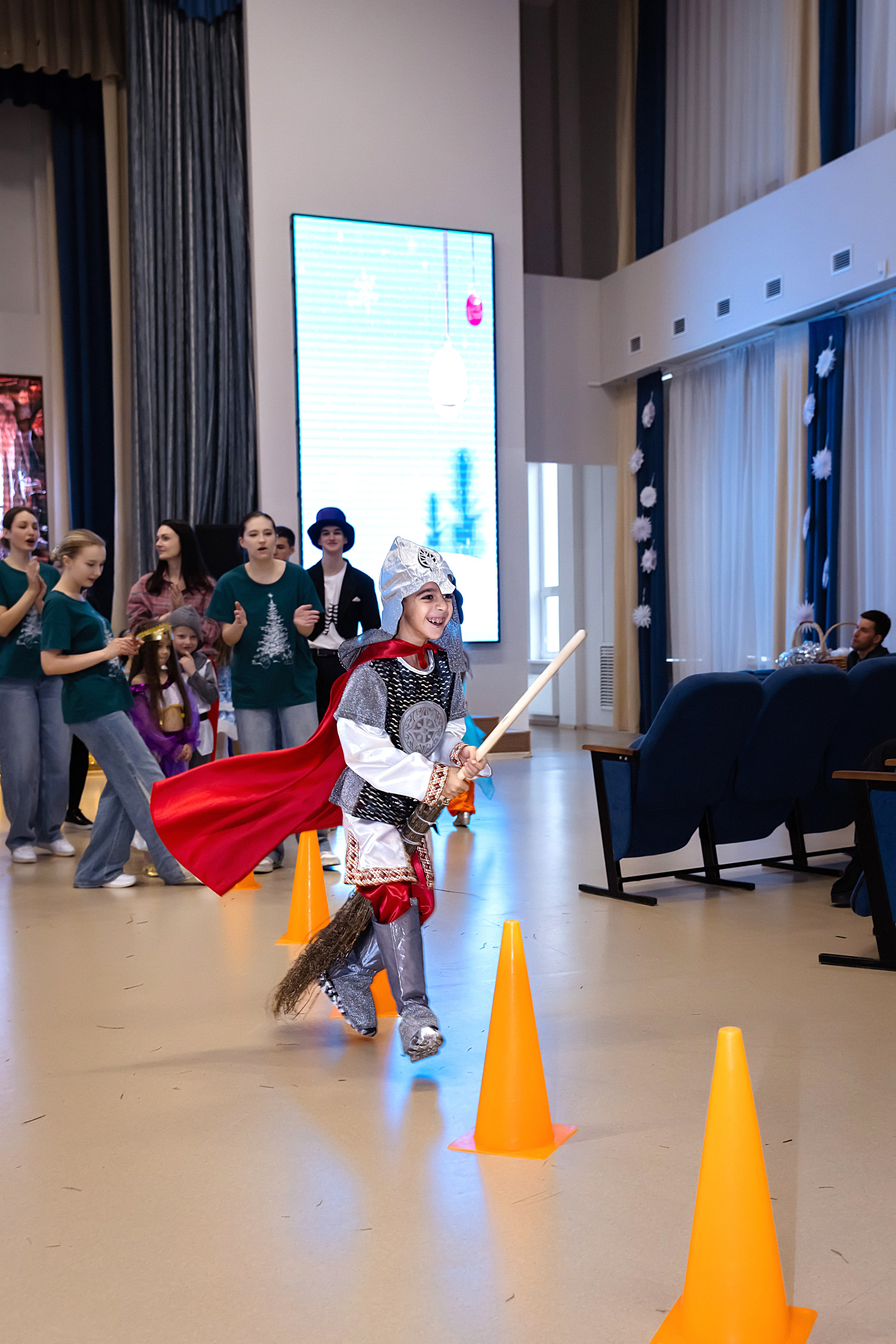 Новогодний праздник 1 В класс! Гимназия № 23. Фотограф и Видеограф в Краснодаре Юлия Солодченко