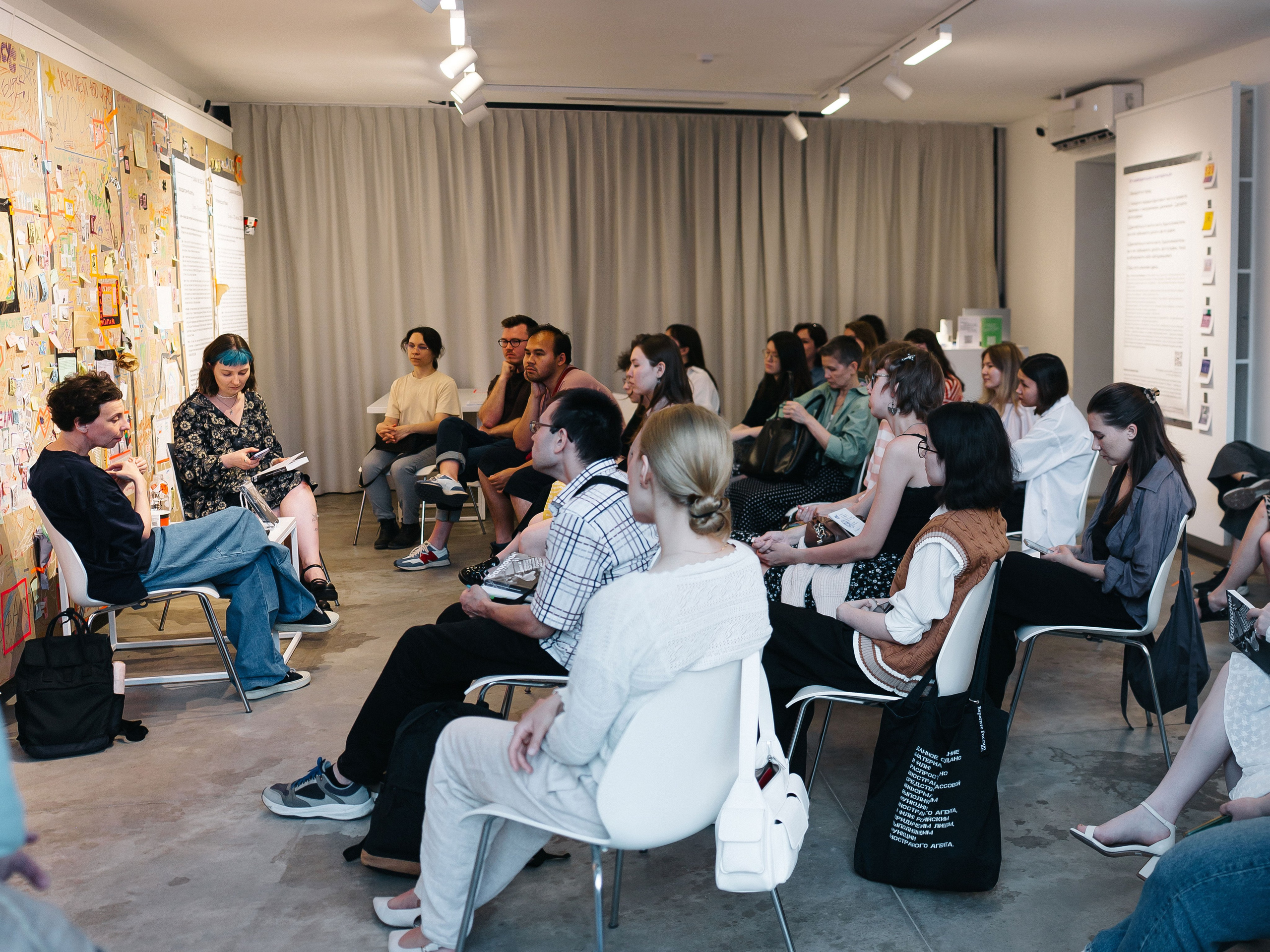 07.06.2024 Презентация книги «Балконы: почему они у нас такие?». Книжный клуб