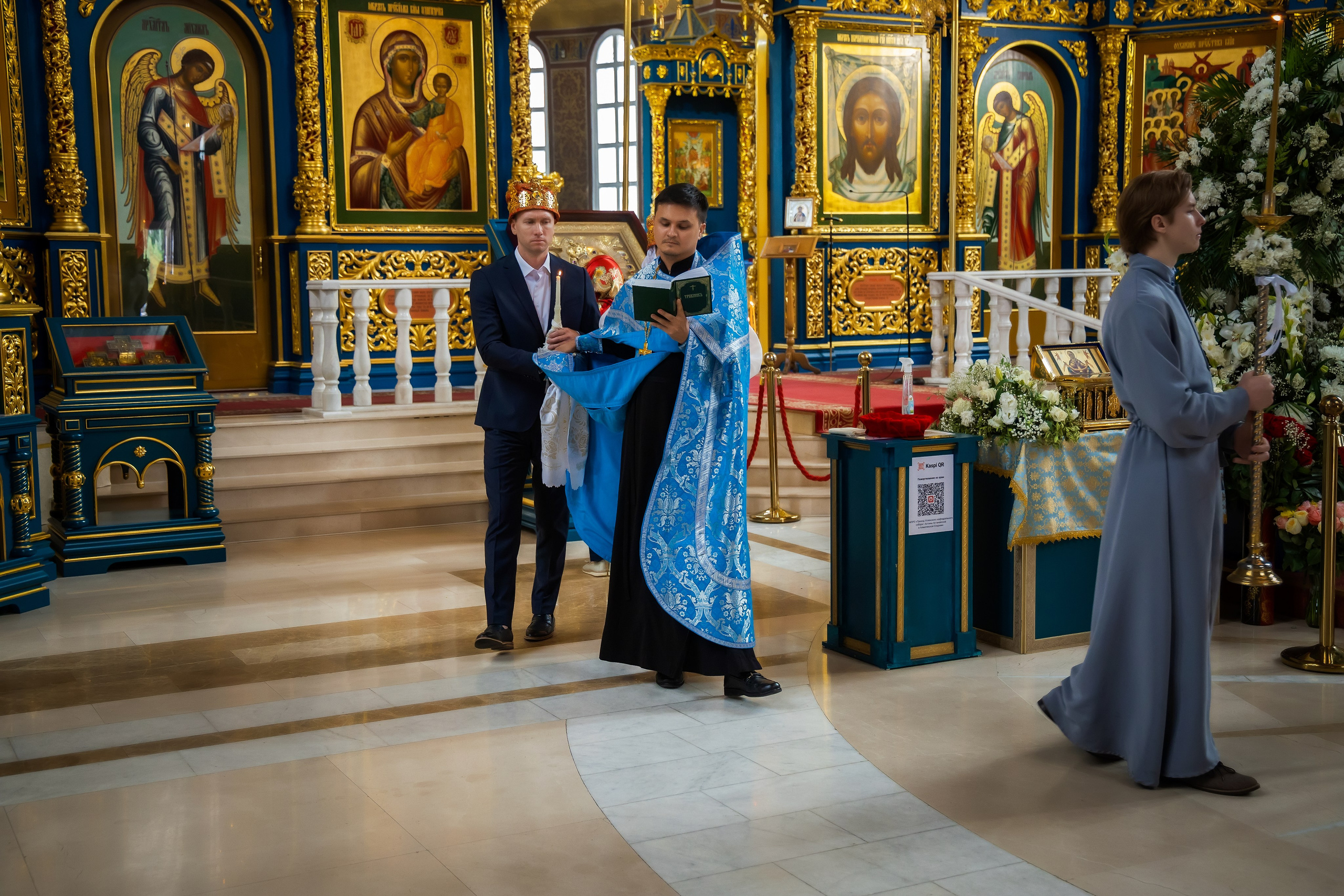 В Храме. Семейный и Свадебный фотограф в Астане Александр Астапов