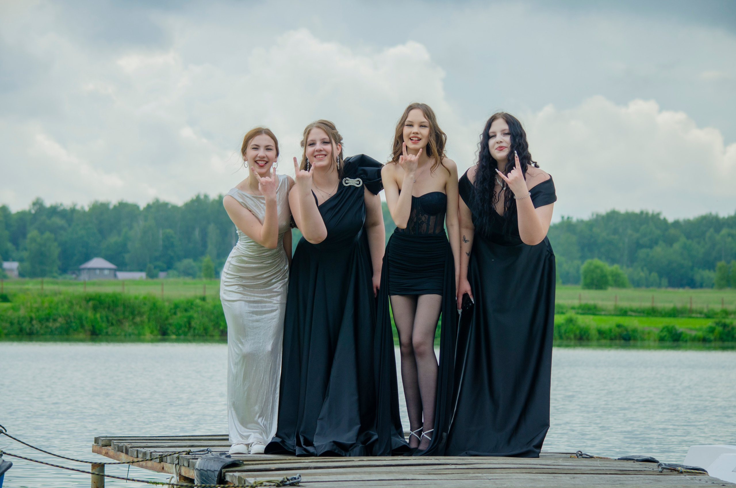 Получили диплом? Отмечаем! 🎓. Свет, камера, улыбка!