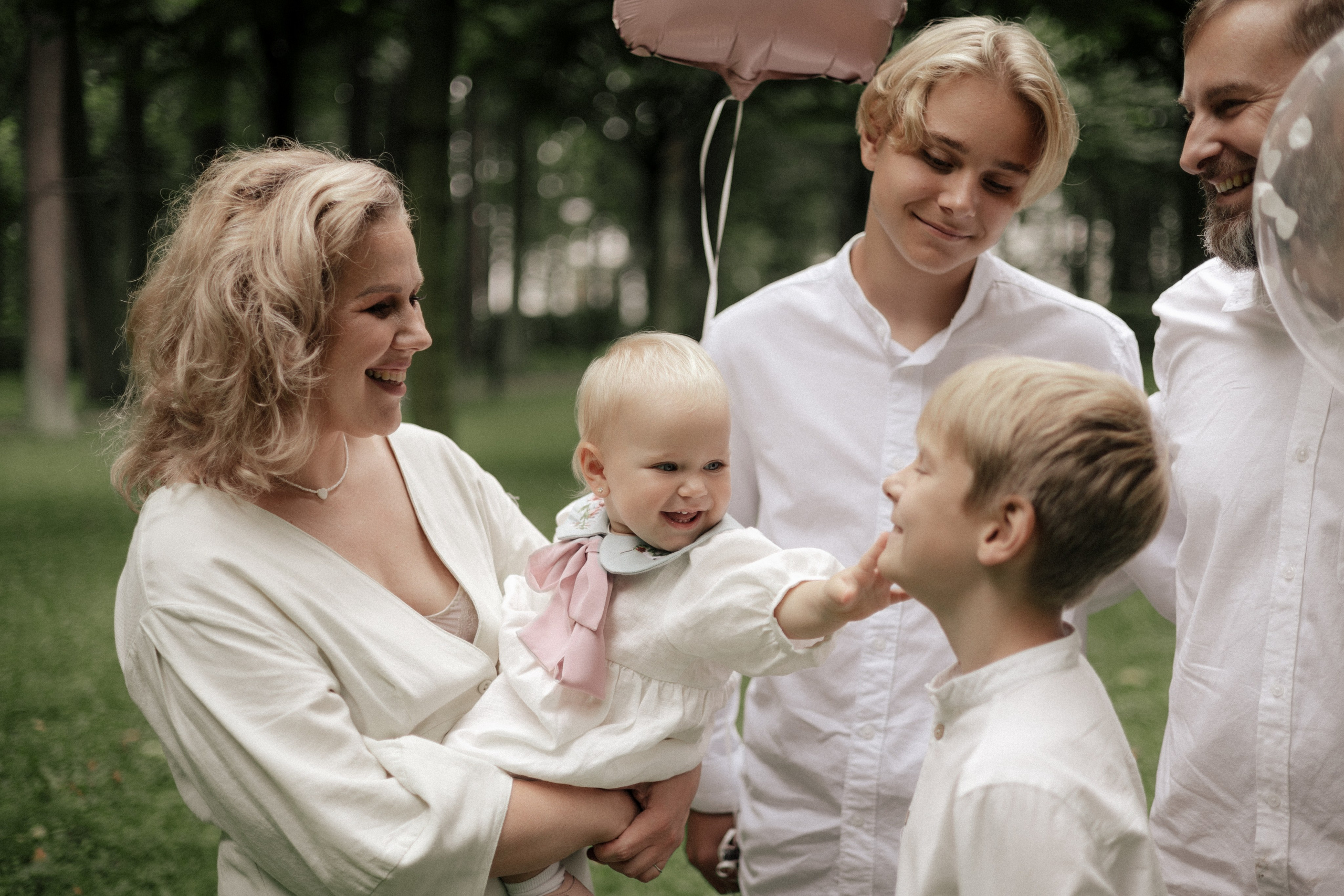 Семейная фотосессия в Оставьевском парке. Свадебный и портретный фотограф в Москве Анастасия Масюк