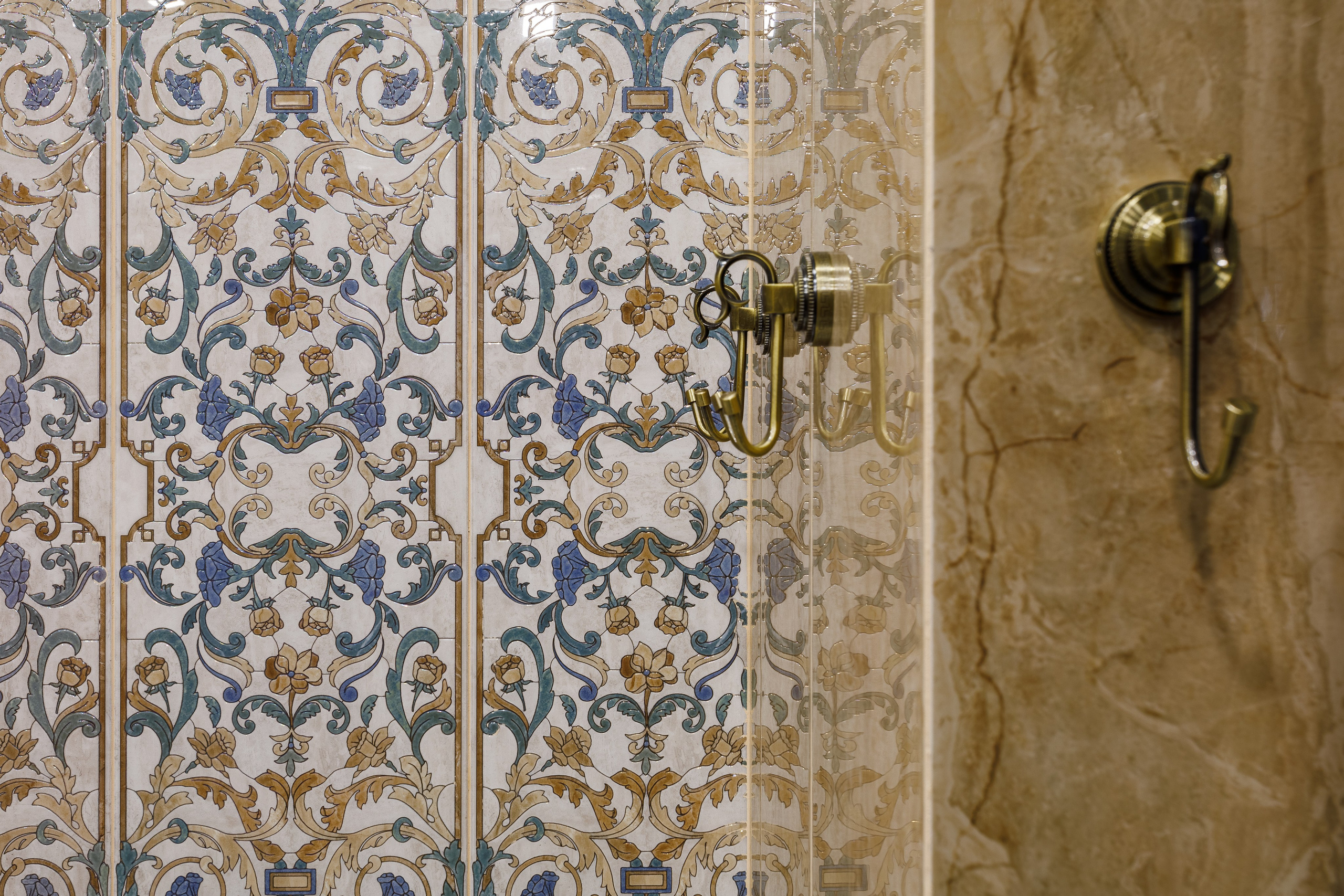 Каждый проект уникален, и фотографы могут адаптировать свои методы работы в зависимости от специфики продукции и требований клиента