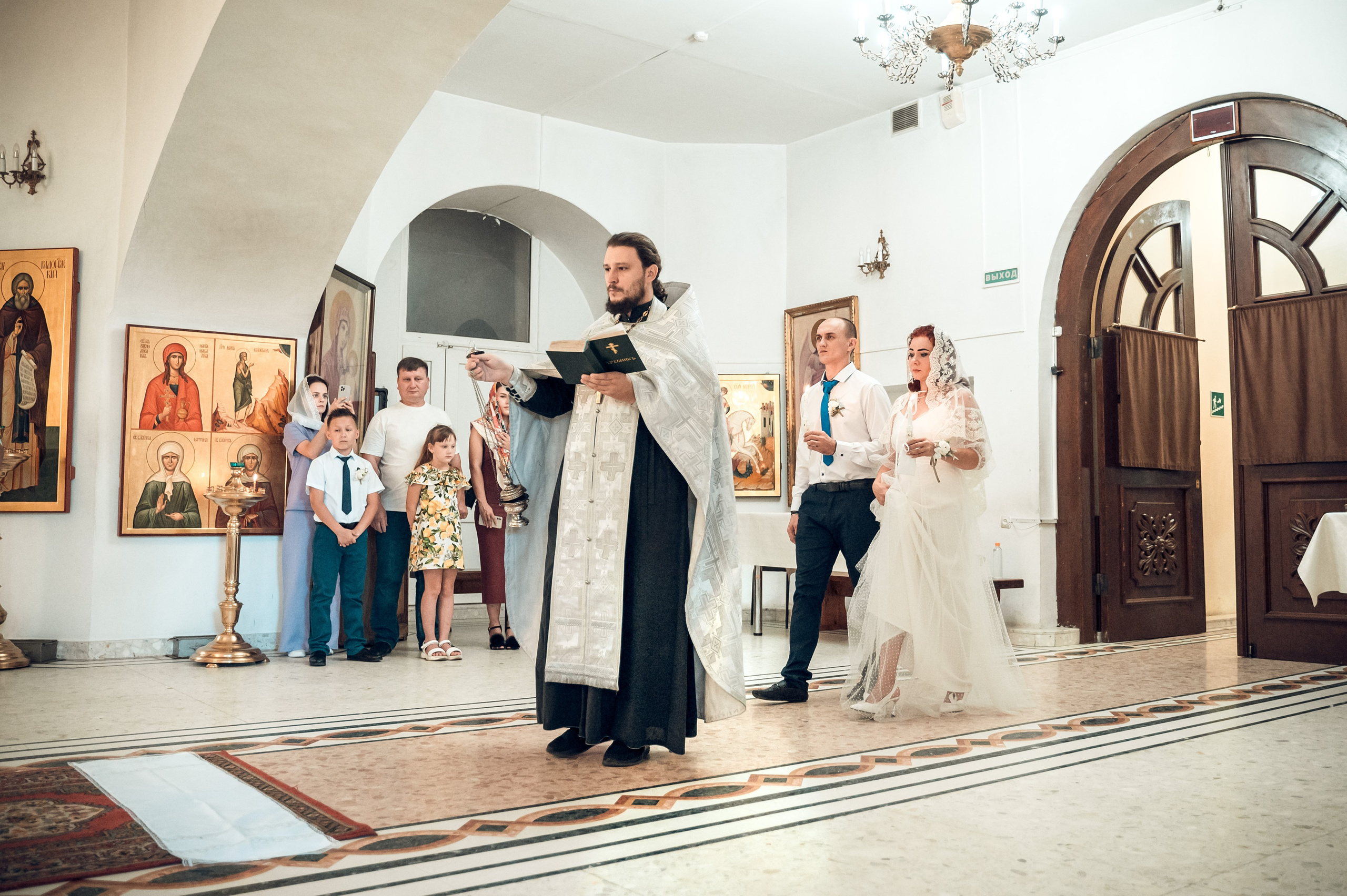 Таинство Венчания  храм Рождества Христова Краснодар. Фотограф на Таинство Венчания и Крещения в Краснодаре Абрамова Людмила