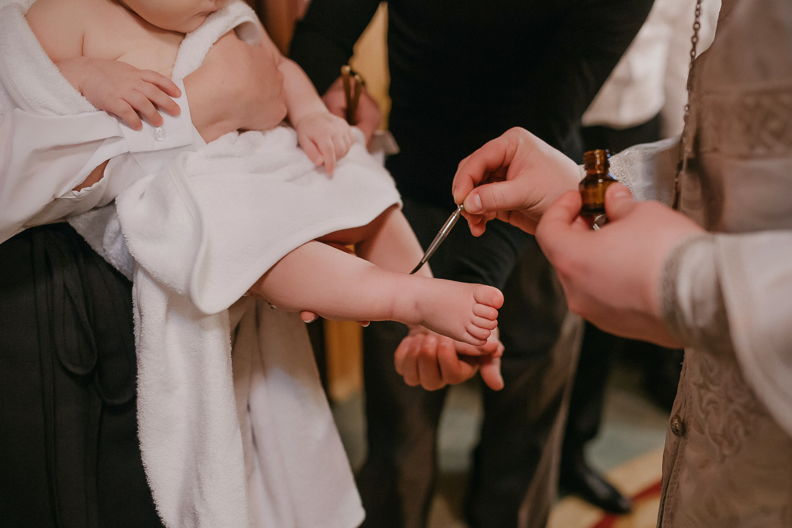 Крещение Виктории. Храм Симеона Верхотурского п.Барсово. Семейный фотограф в Сургуте