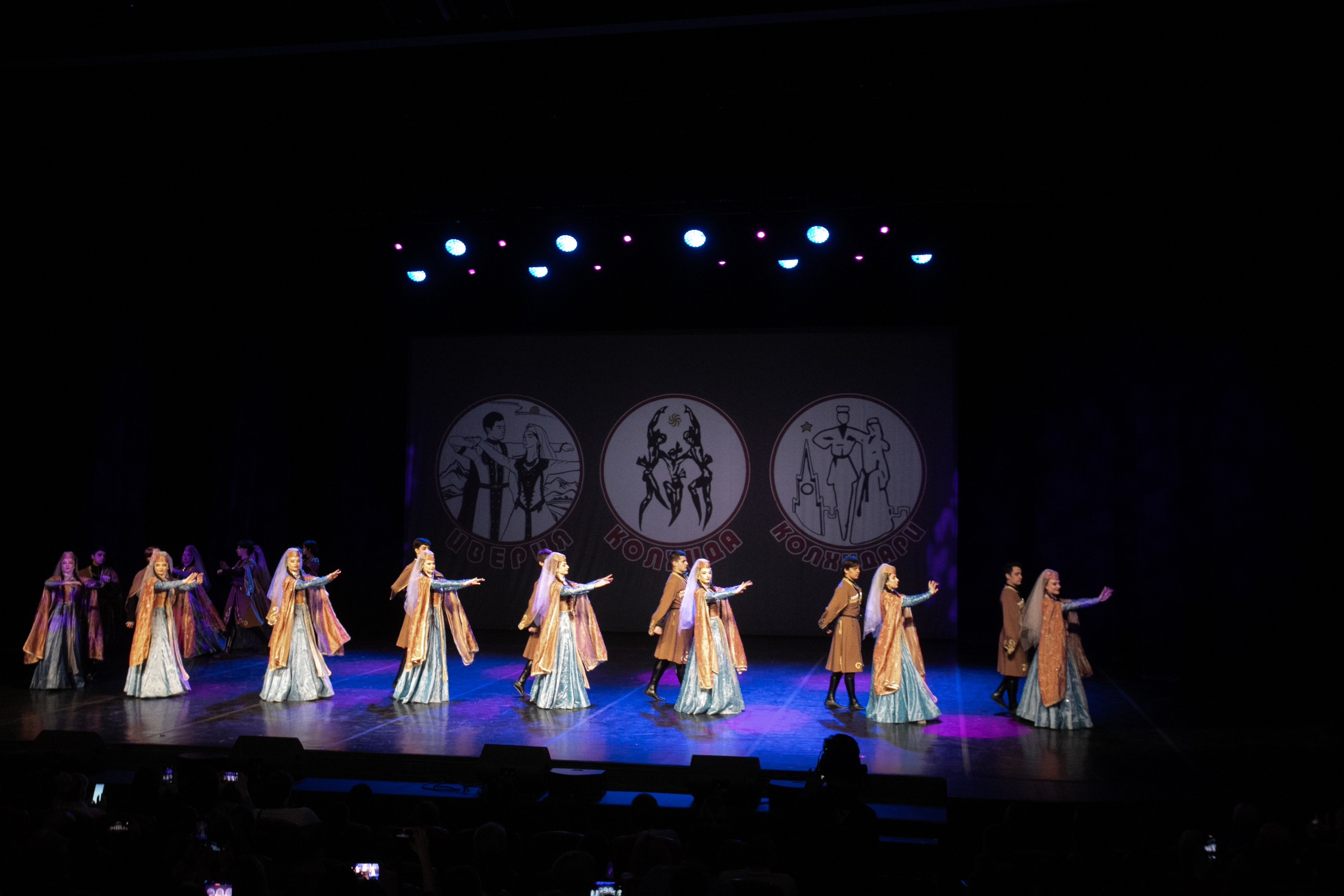 Концерт, грузинские танцы. Art photographer Nino