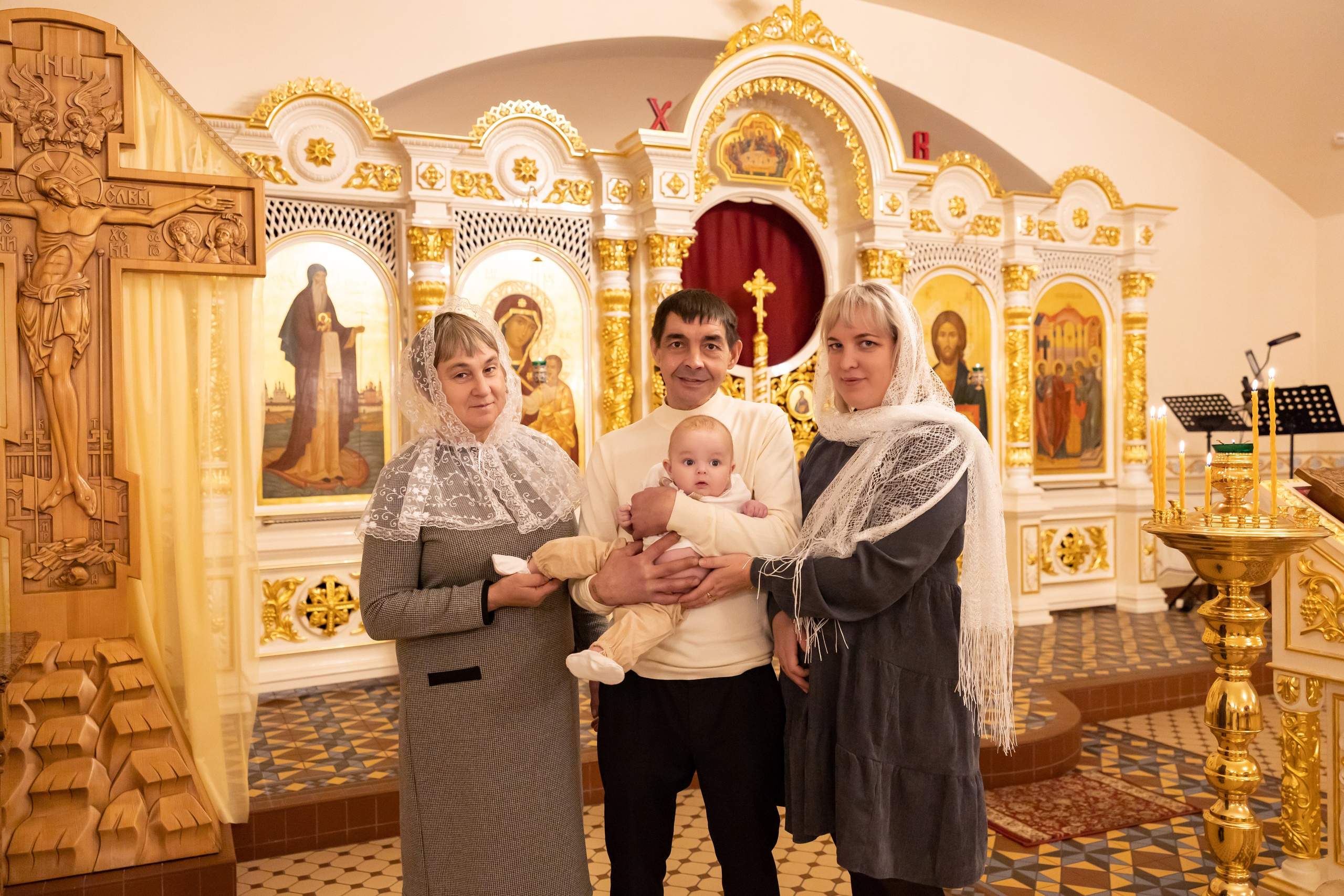 Крещение в Храме Покрова Пресвятой Богородицы. Семейный фотограф в Рязани и Рязанской области