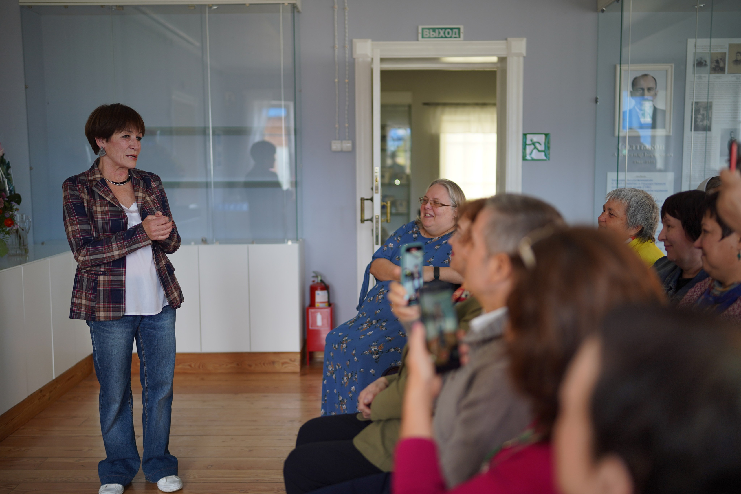 Exhibition by Alexander Tsaregorodtsev and Marnarita Podgornaya — Выставка Александра Царегородцева и Марнариты Подгорной