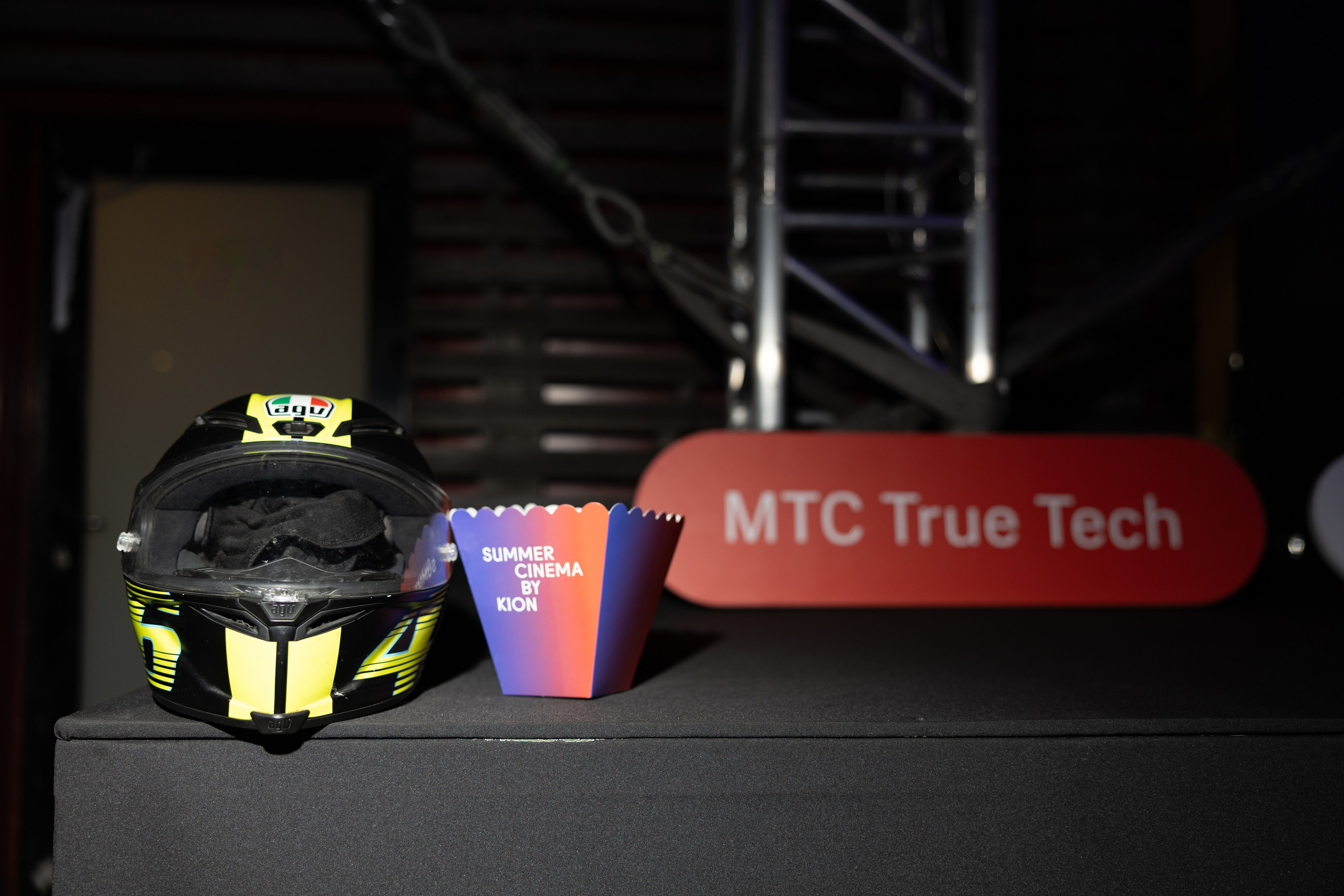 MTC TRUE TECH by Cinema. Свадебный фотограф | Москва