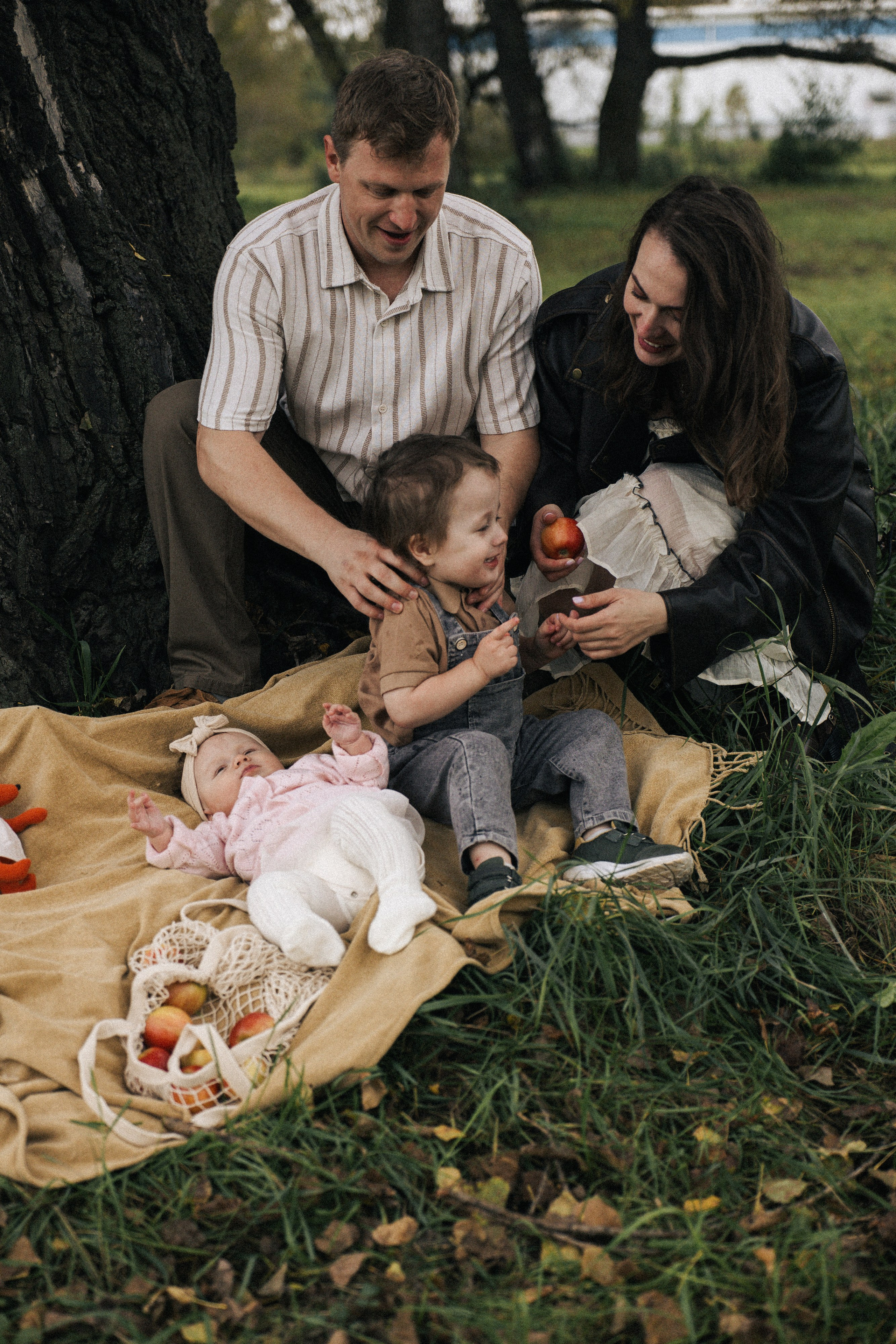 Семейная история на природе. Индивидуальные, семейные съемки, love story съемки фотограф в Красноярске Ирина Белова