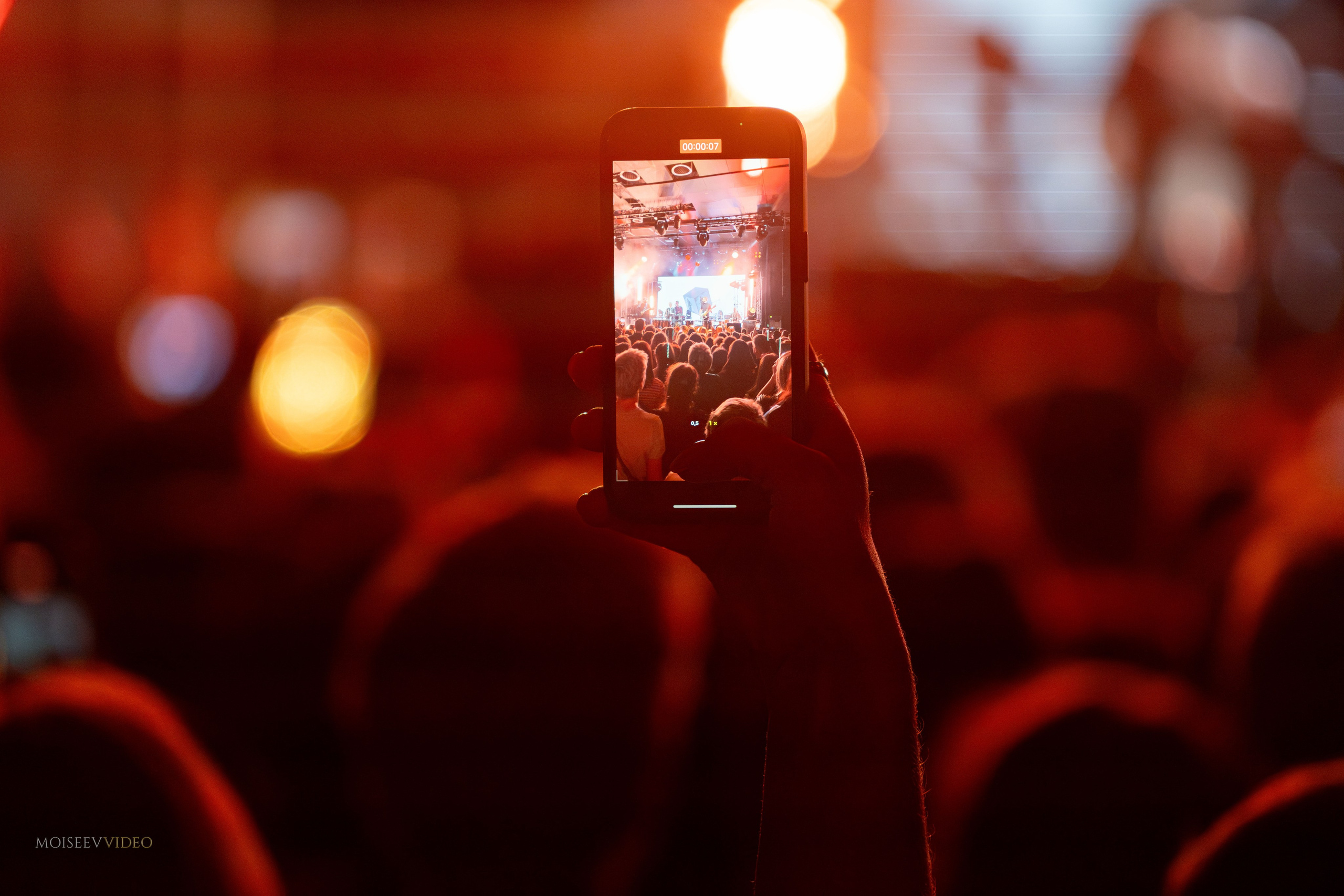 Съёмка концерта на смартфон