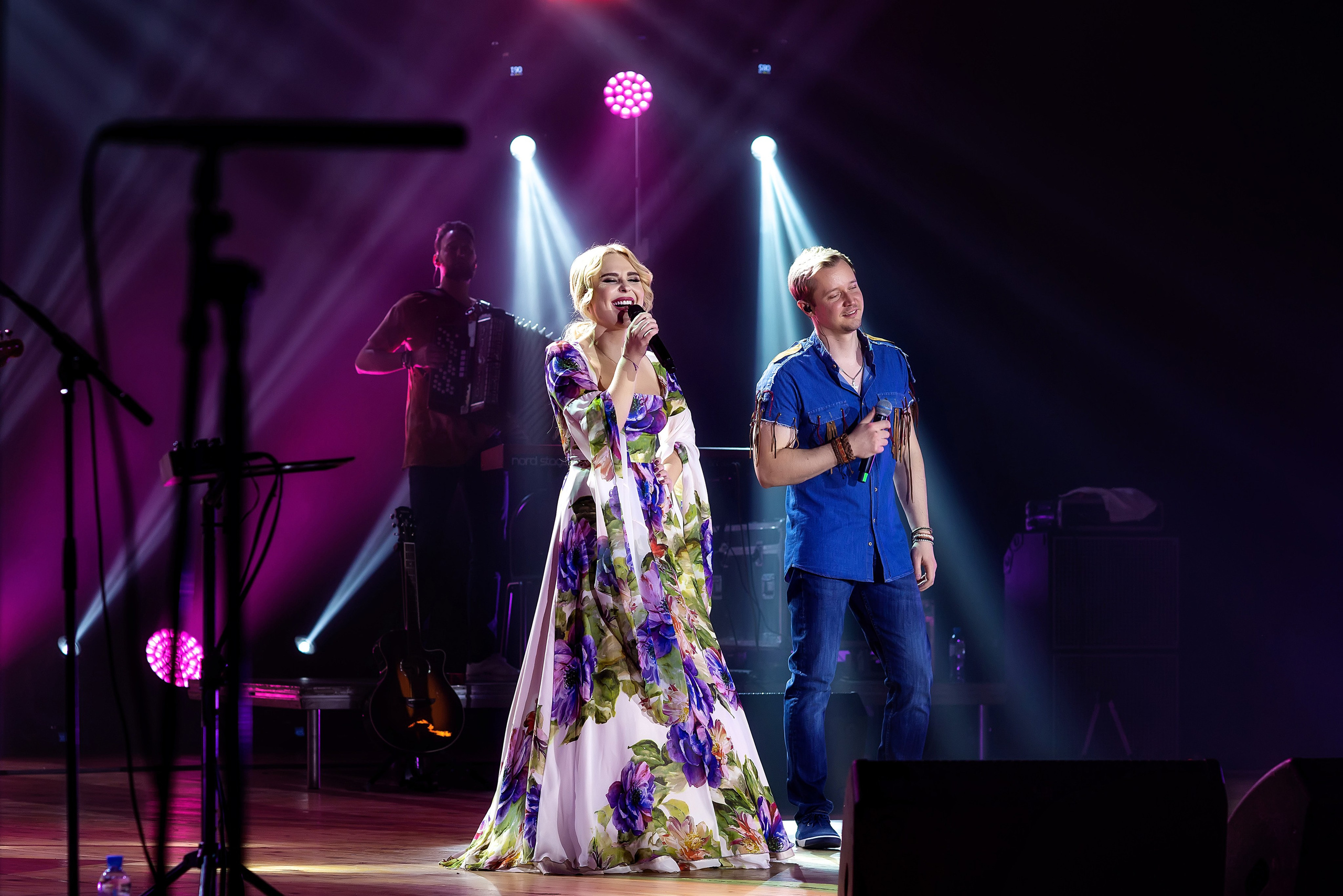 Концерт Пелагеи. Школьный, фэшн фотограф в Тюмени и в России Ирина Королева