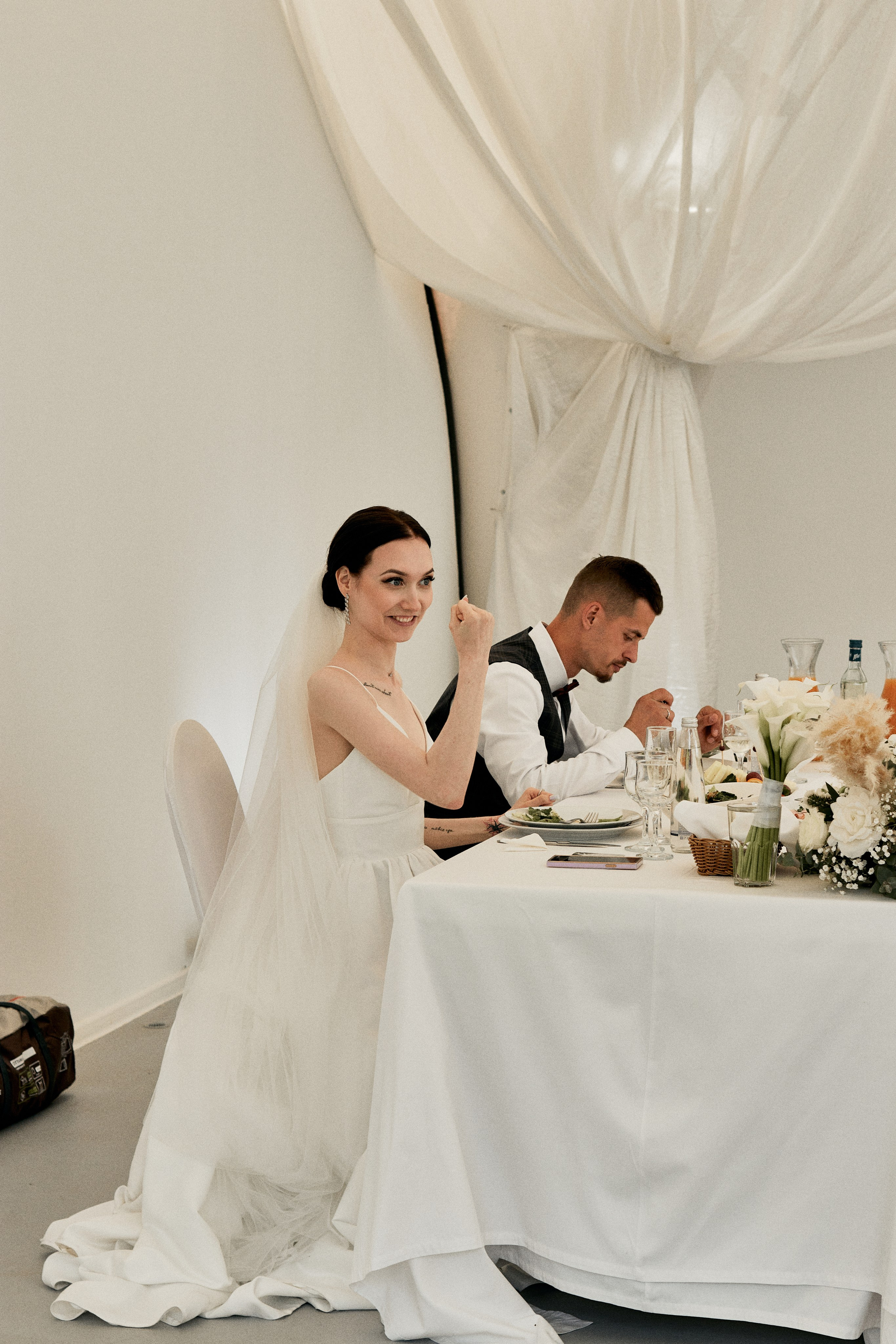 По знакомству из Тиндера. Свадебный фотограф Анастасия Лахтионова