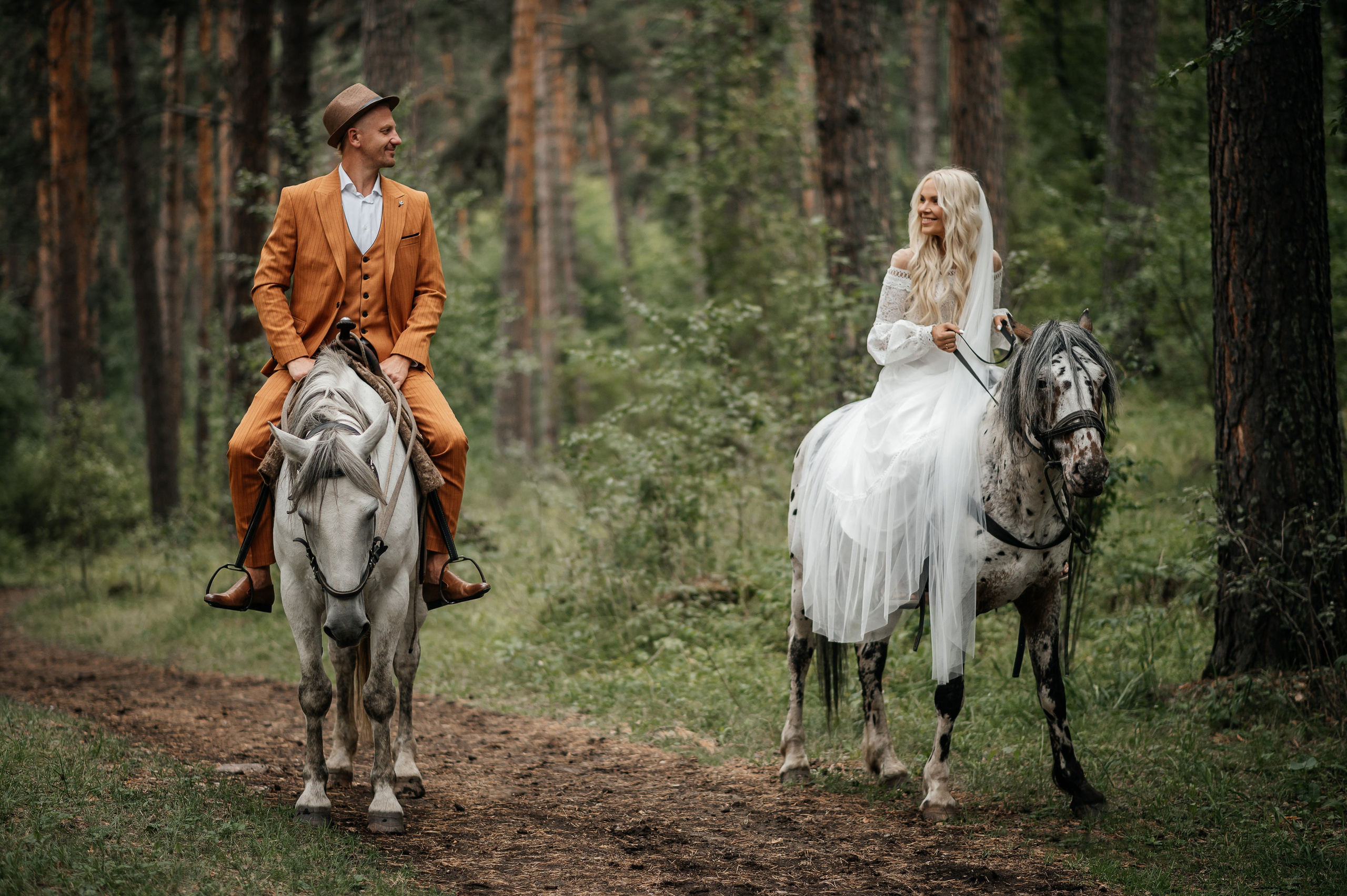 Паша и Даша. Свадебная  съемка на Алтае