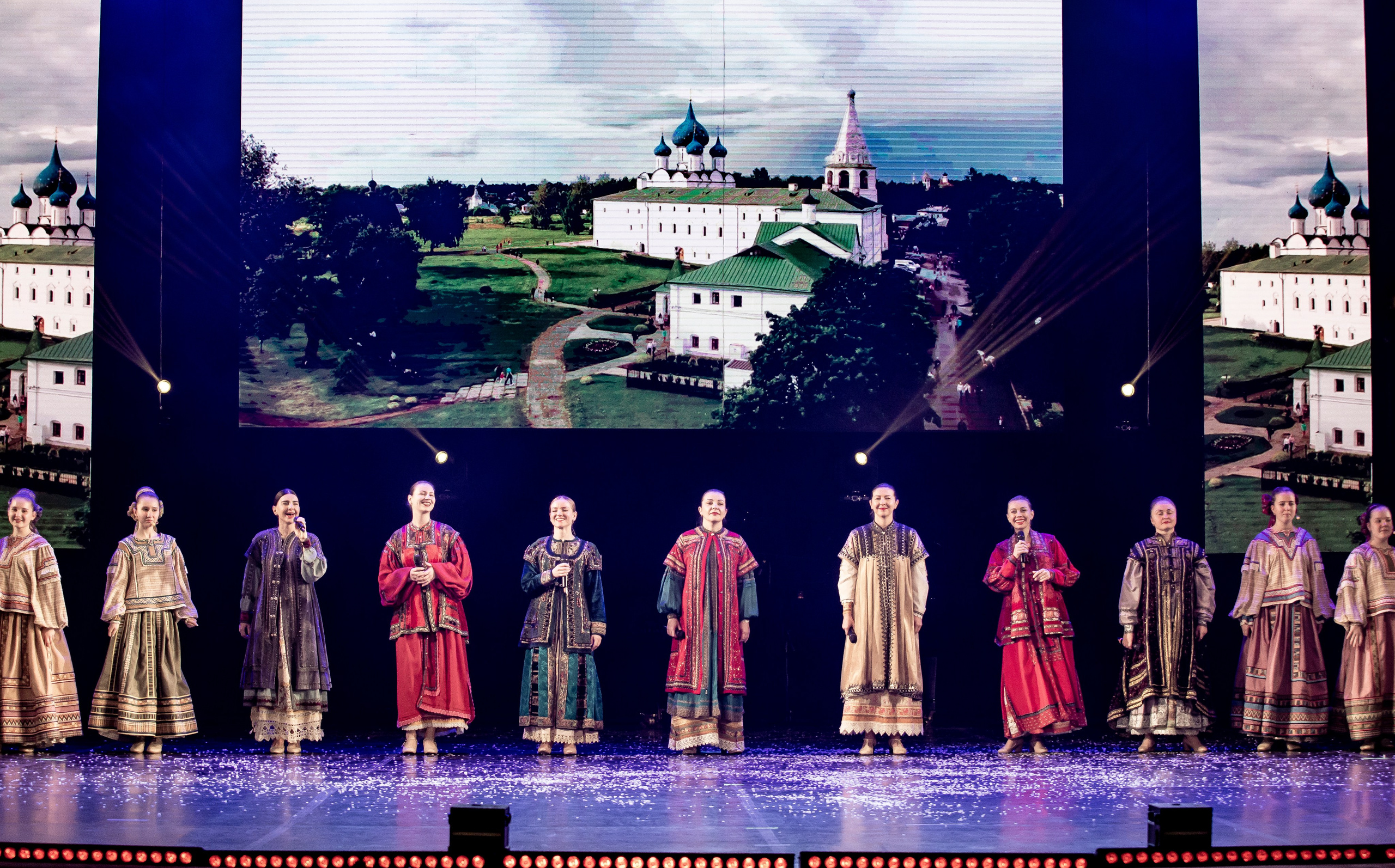 Закрытие года семьи в Сочи Зимний театр. Фотограф в Сочи Юрий Шептаев