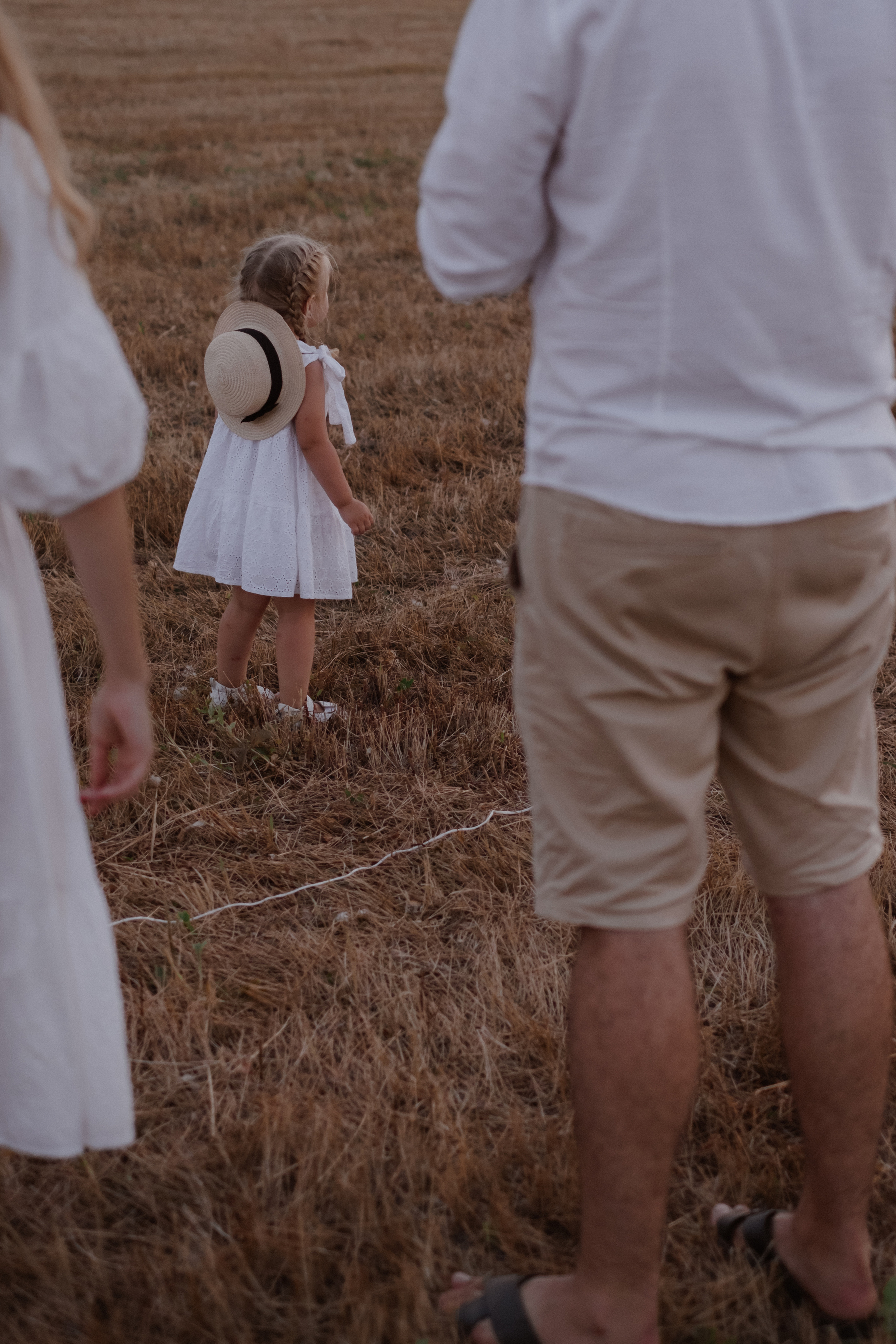 В поле Ксюша + Саша + Кира. Свадебный и семейный фотограф г. Волгоград Биленко Ангелина