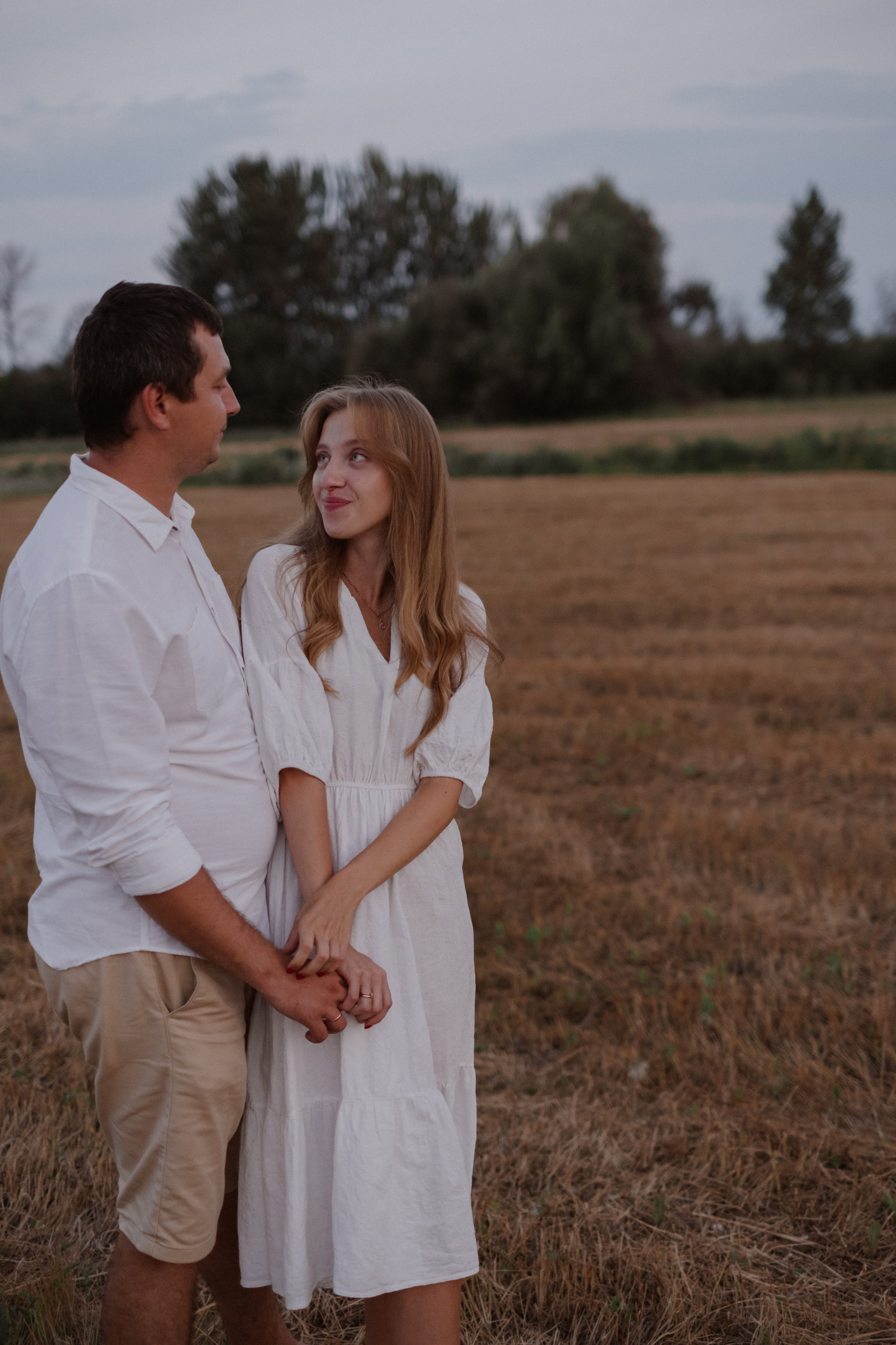 В поле Ксюша + Саша + Кира. Свадебный и семейный фотограф г. Волгоград Биленко Ангелина