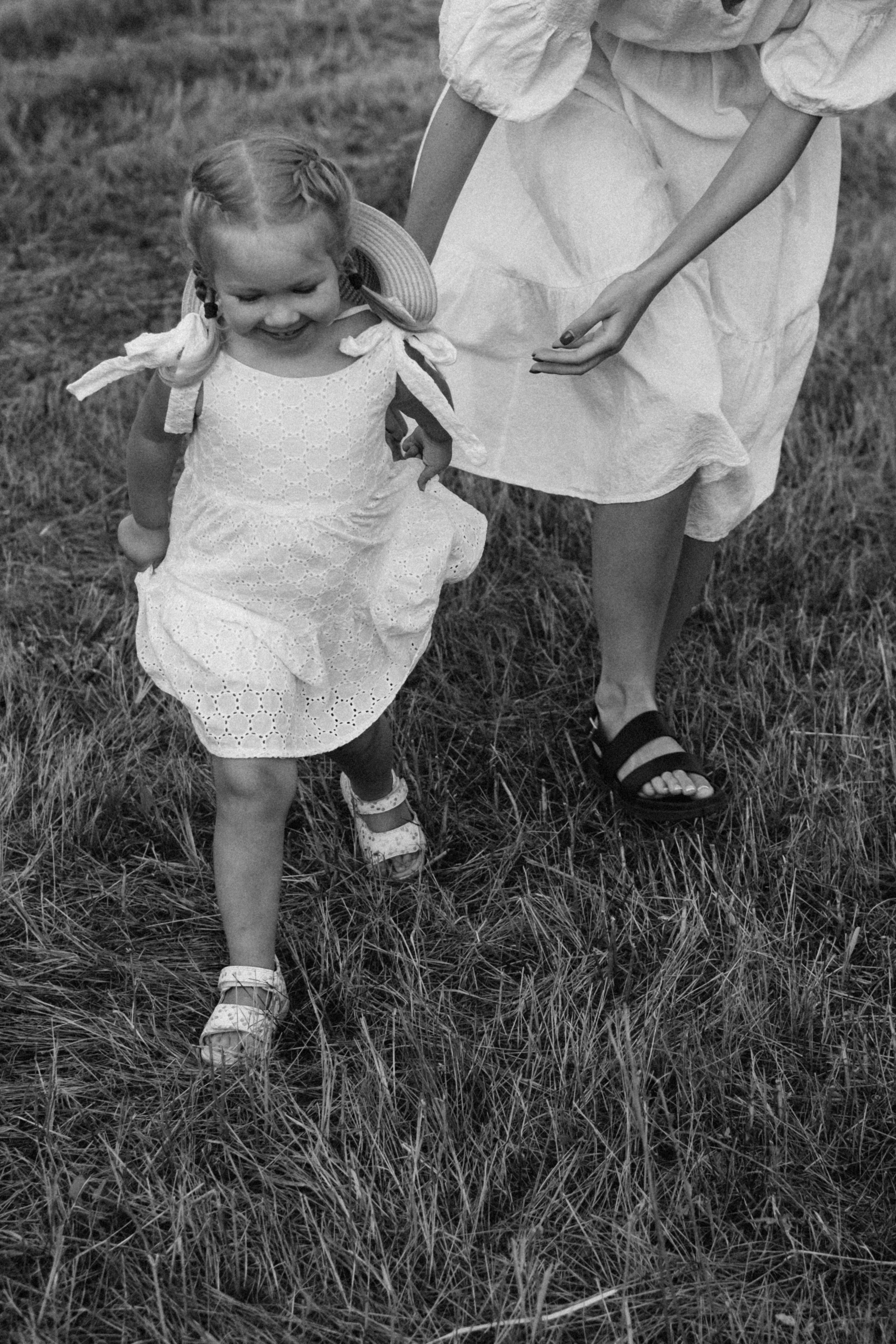 В поле Ксюша + Саша + Кира. Свадебный и семейный фотограф г. Волгоград Биленко Ангелина