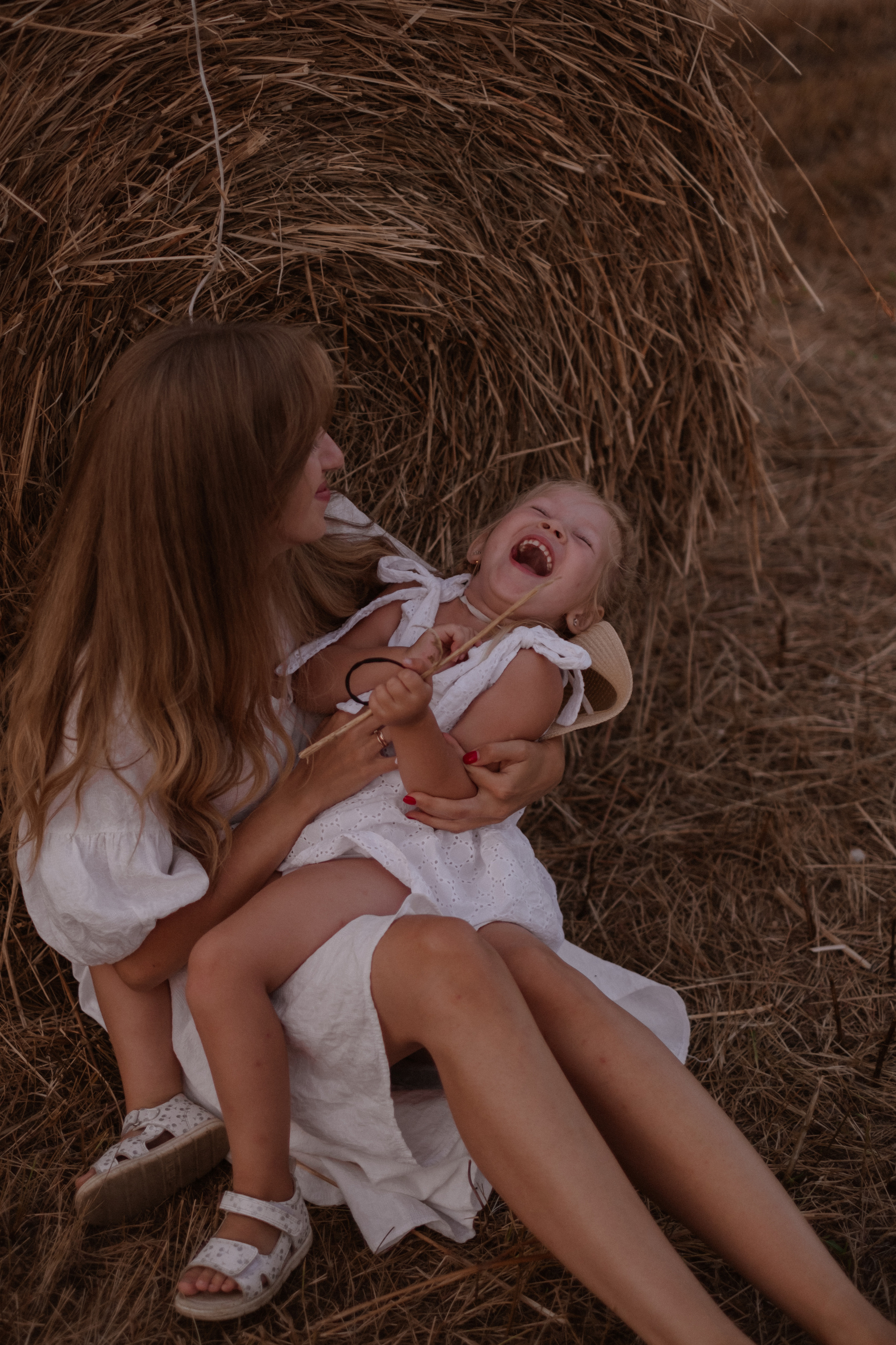 В поле Ксюша + Саша + Кира. Свадебный и семейный фотограф г. Волгоград Биленко Ангелина