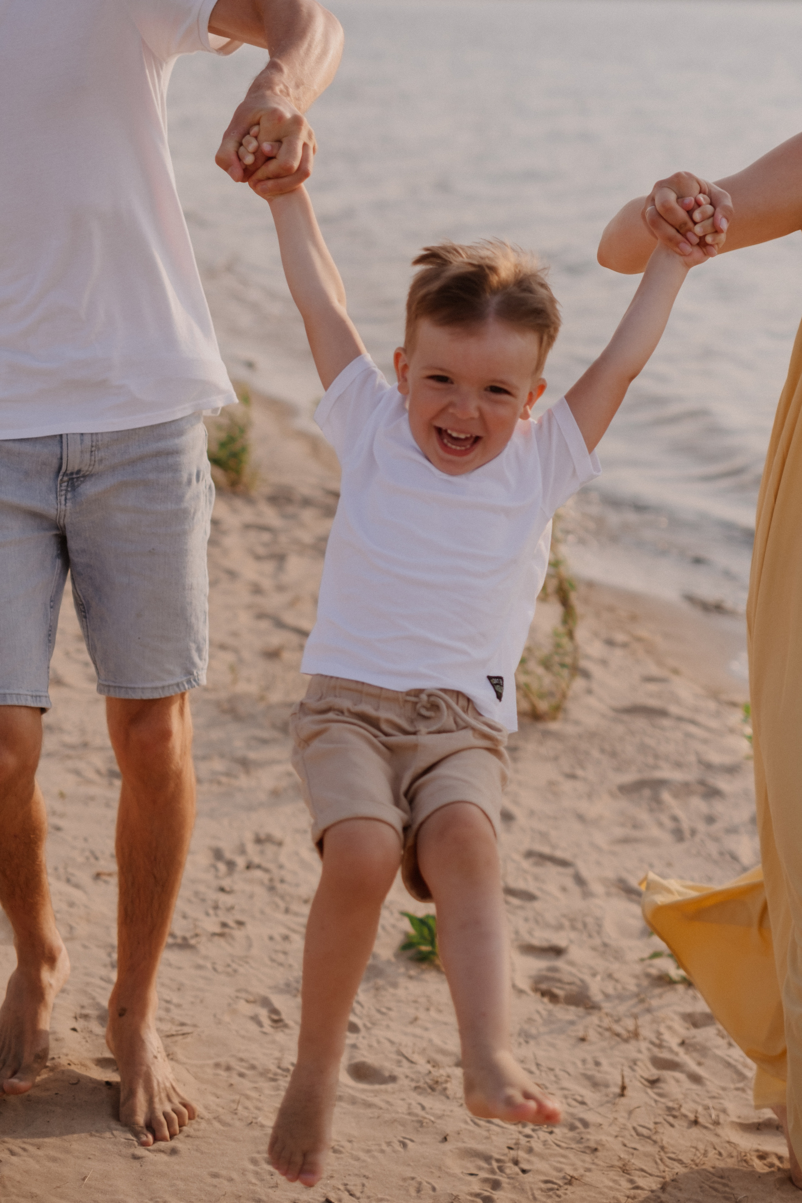 Пляжная фотосессия Любовь + Дима + Тима. Свадебный и семейный фотограф г. Волгоград Биленко Ангелина