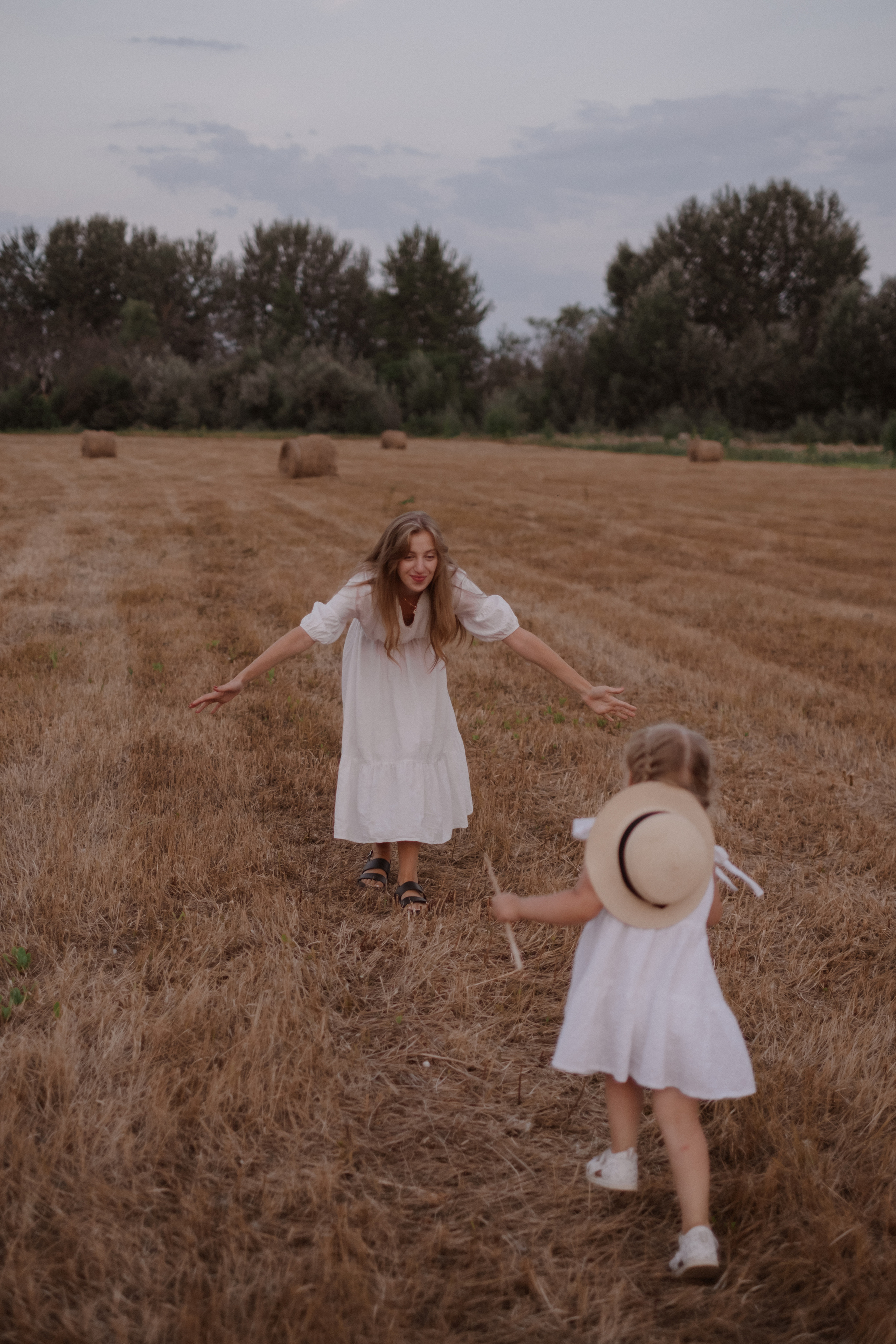 В поле Ксюша + Саша + Кира. Свадебный и семейный фотограф г. Волгоград Биленко Ангелина