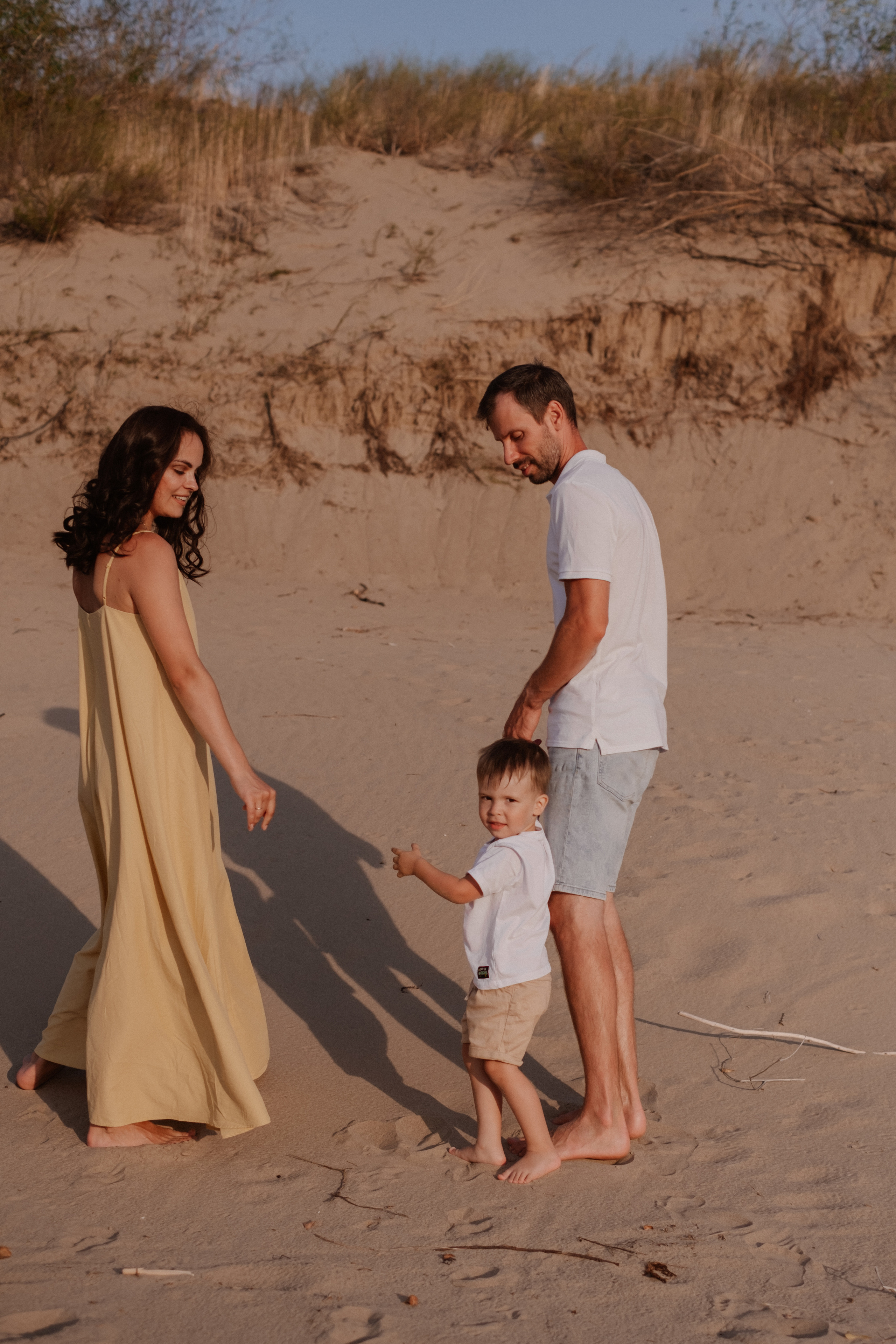 Пляжная фотосессия Любовь + Дима + Тима. Свадебный и семейный фотограф г. Волгоград Биленко Ангелина