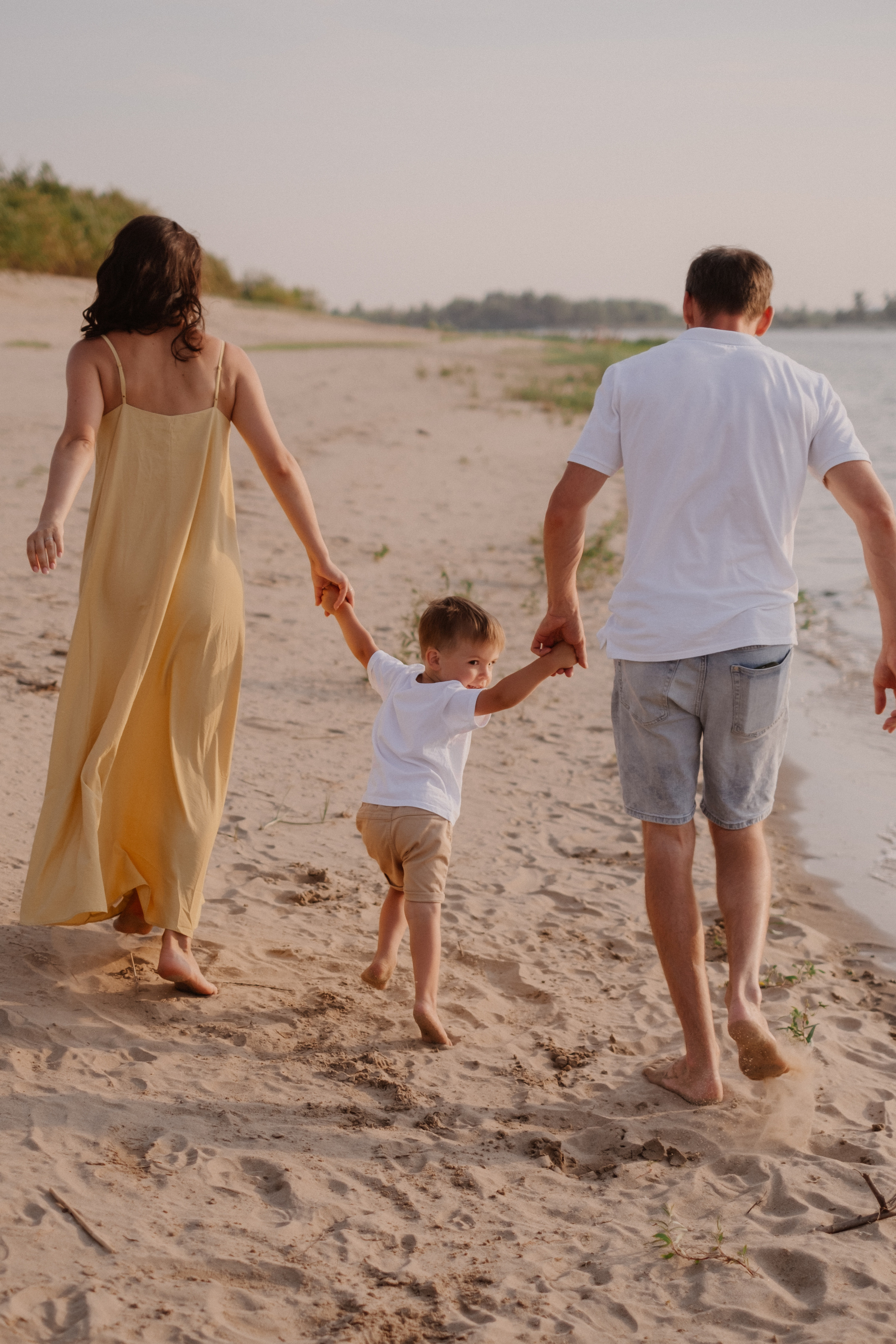 Пляжная фотосессия Любовь + Дима + Тима. Свадебный и семейный фотограф г. Волгоград Биленко Ангелина